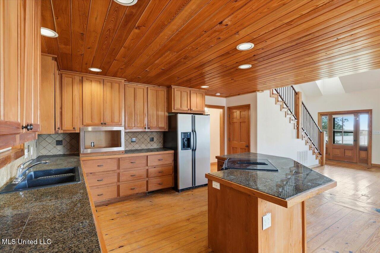 106 Rebel Grove Drive Property Photo 14