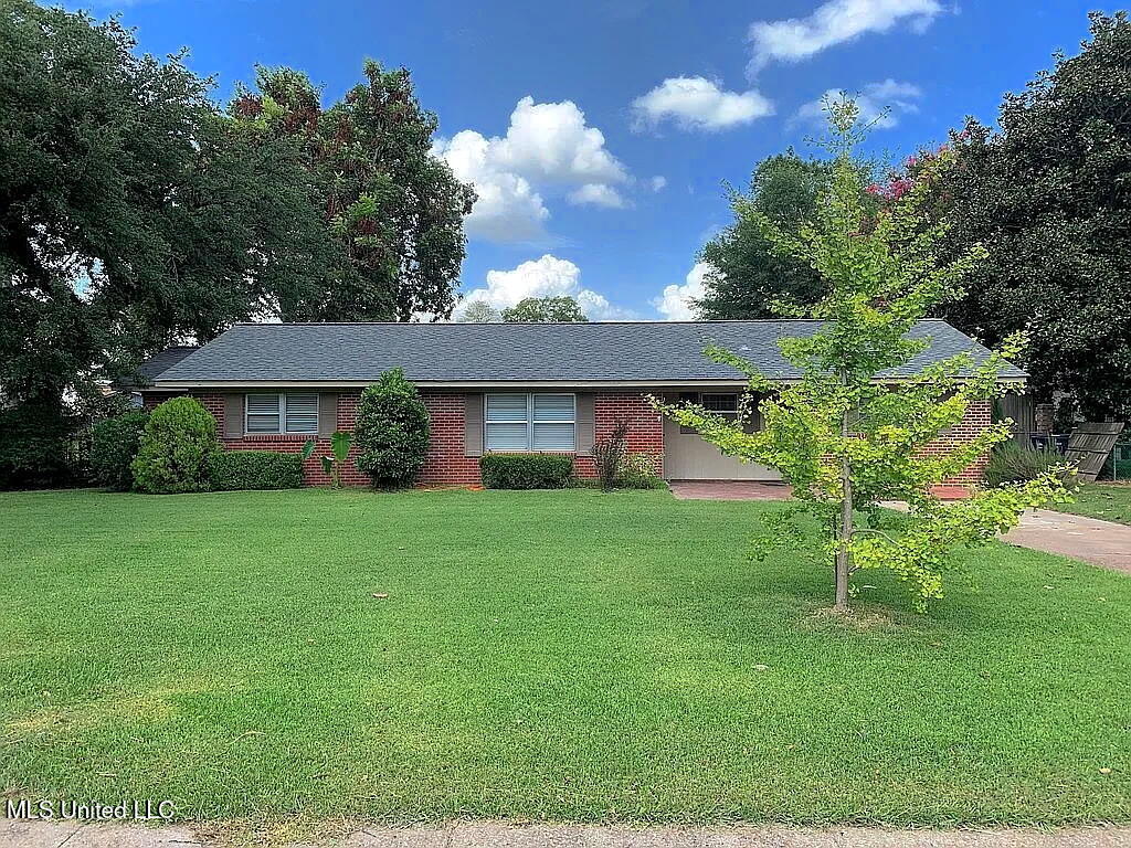 111 E Gresham Street Property Photo 1