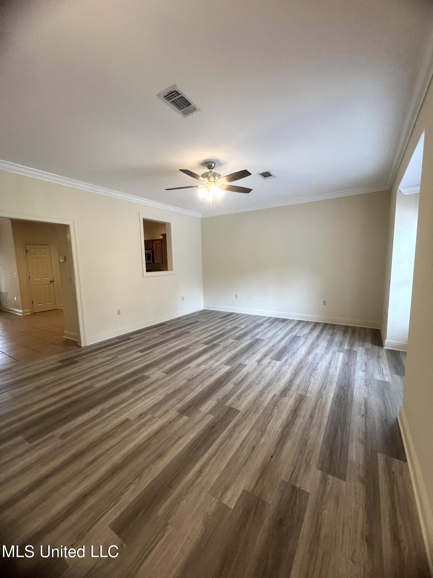 918 Jefferson Drive Property Photo 2
