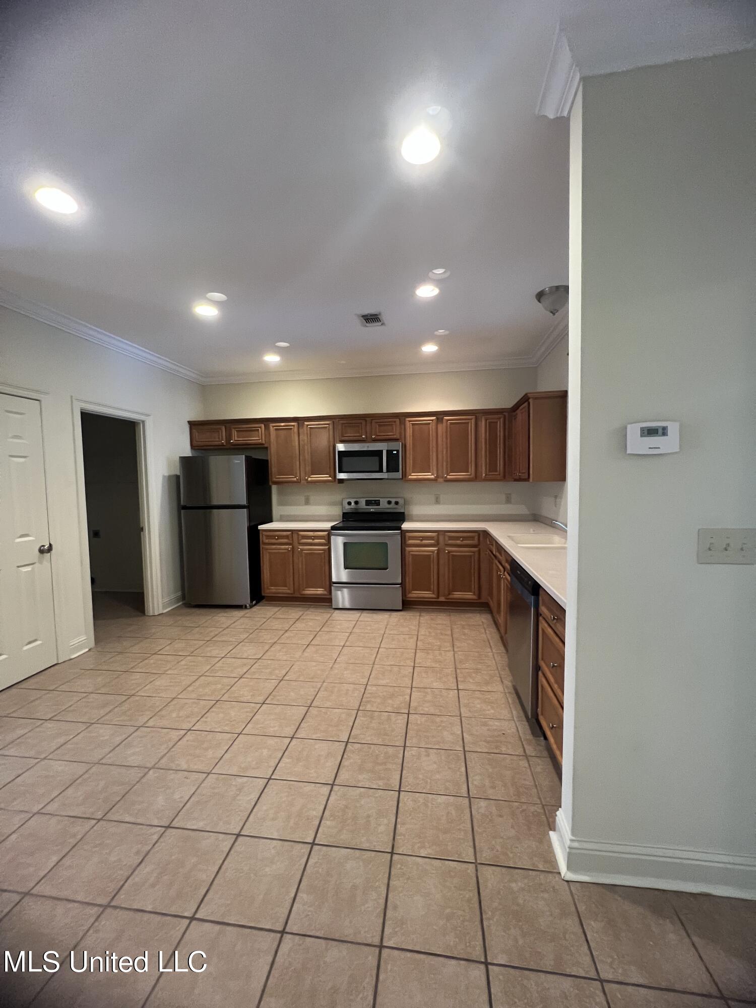 918 Jefferson Drive Property Photo 7