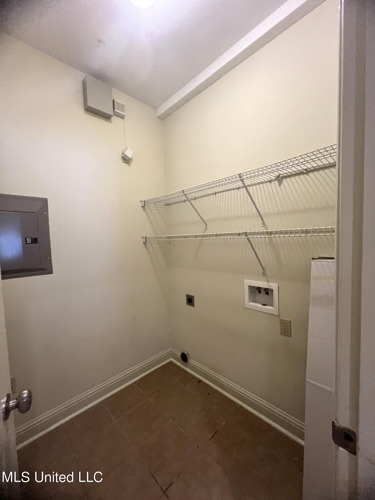 918 Jefferson Drive Property Photo 16
