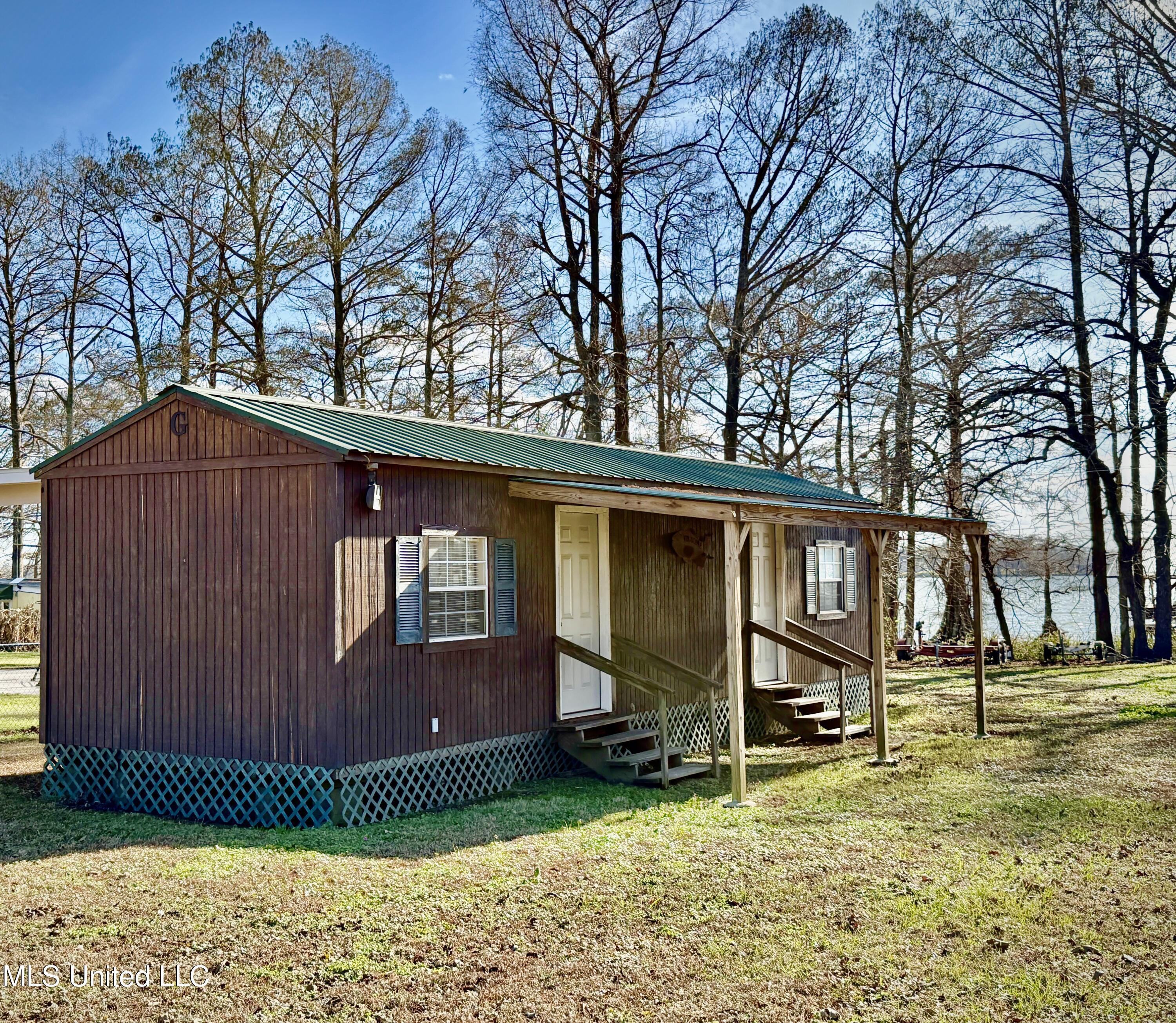 2927 Highway 569 Property Photo 1