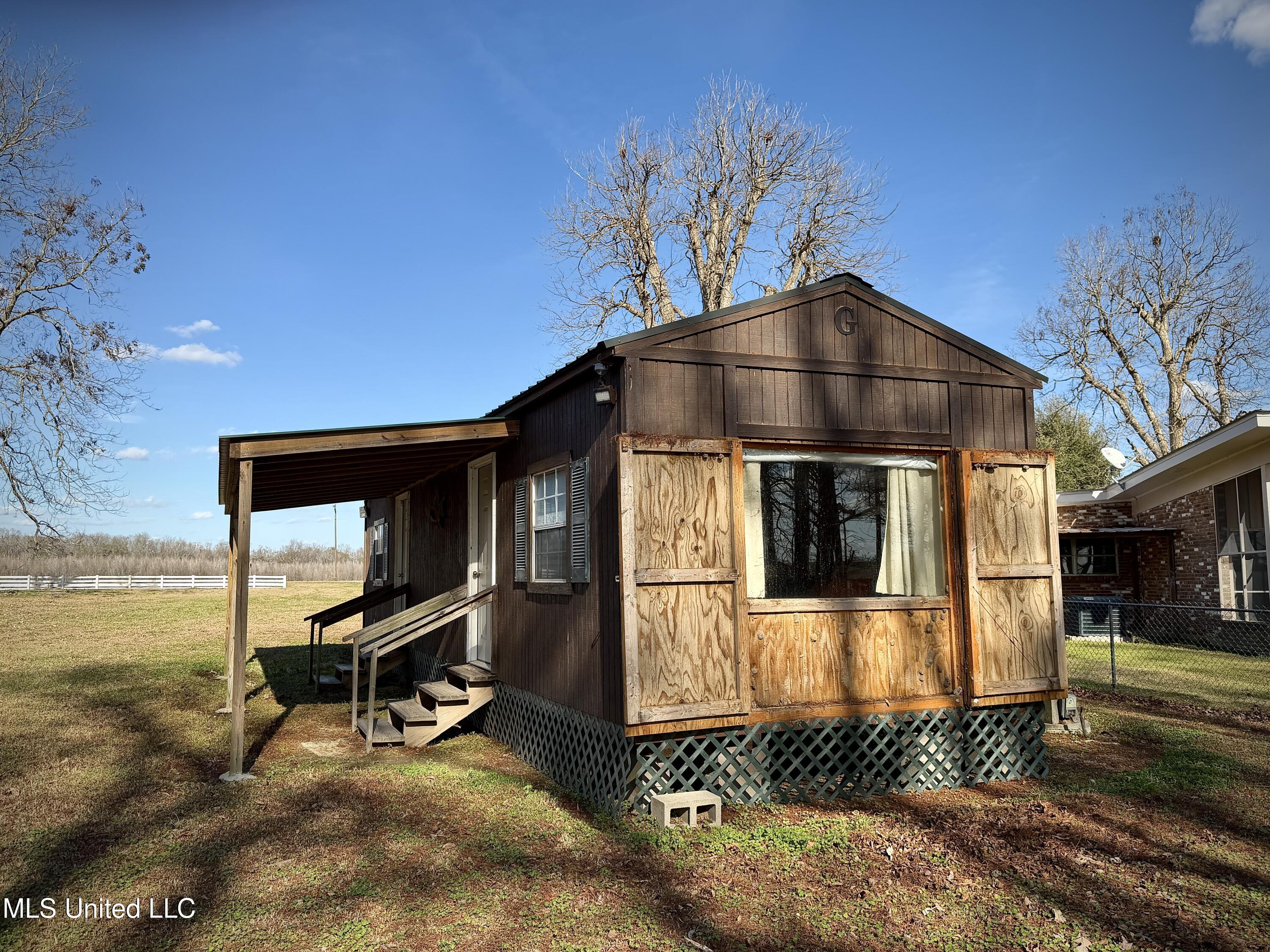 2927 Highway 569 Property Photo 3