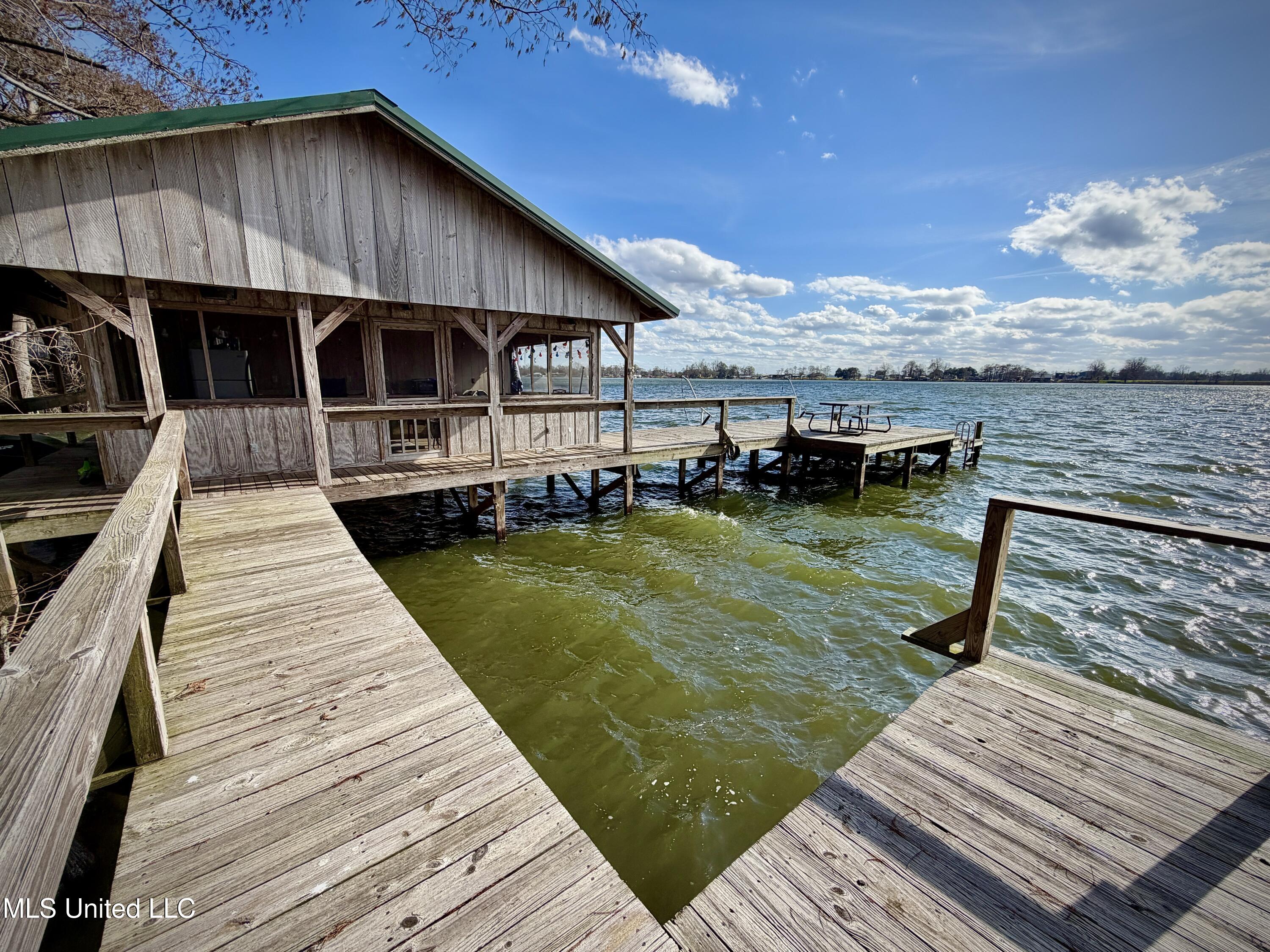 2927 Highway 569 Property Photo 10