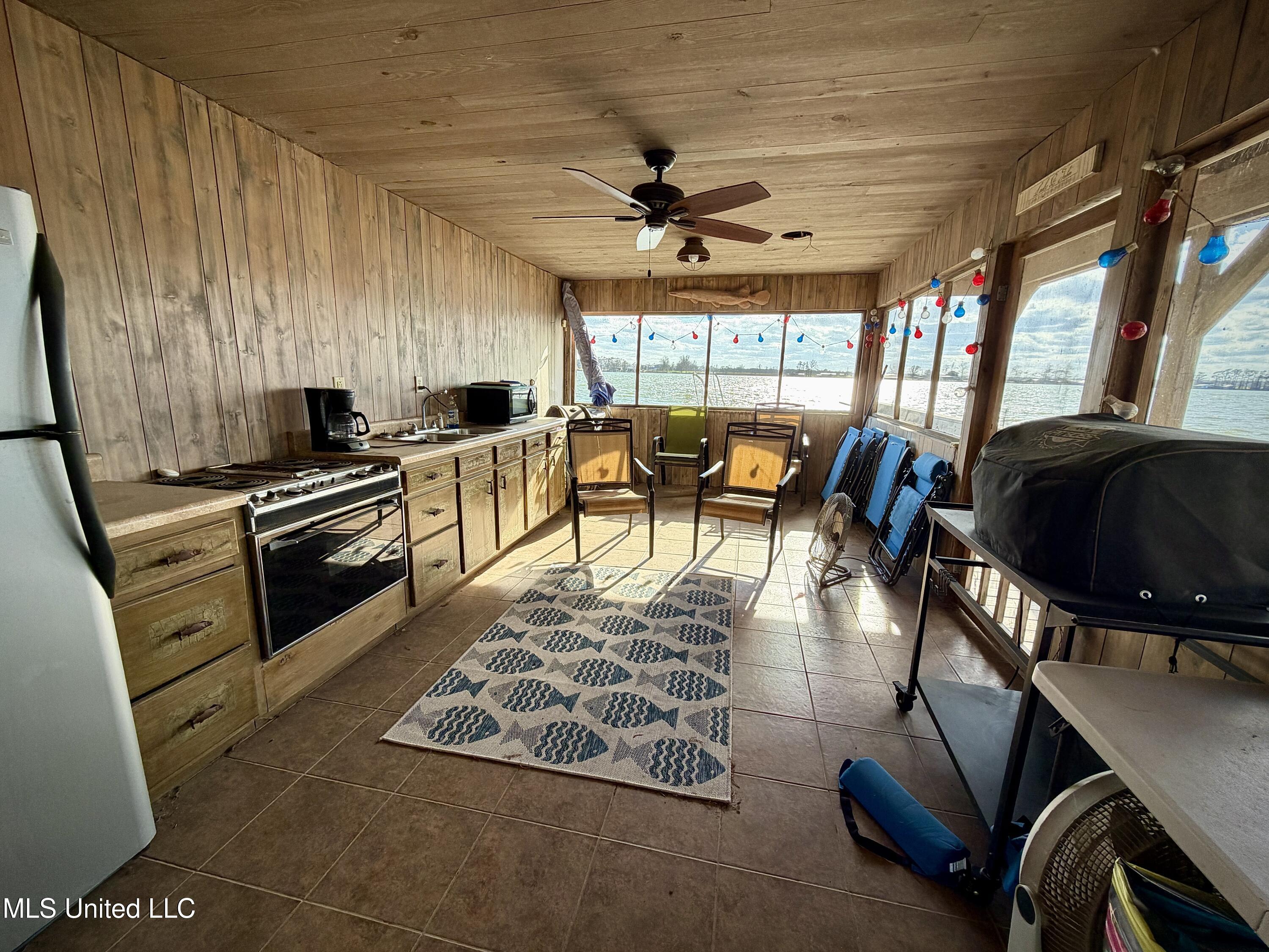 2927 Highway 569 Property Photo 11