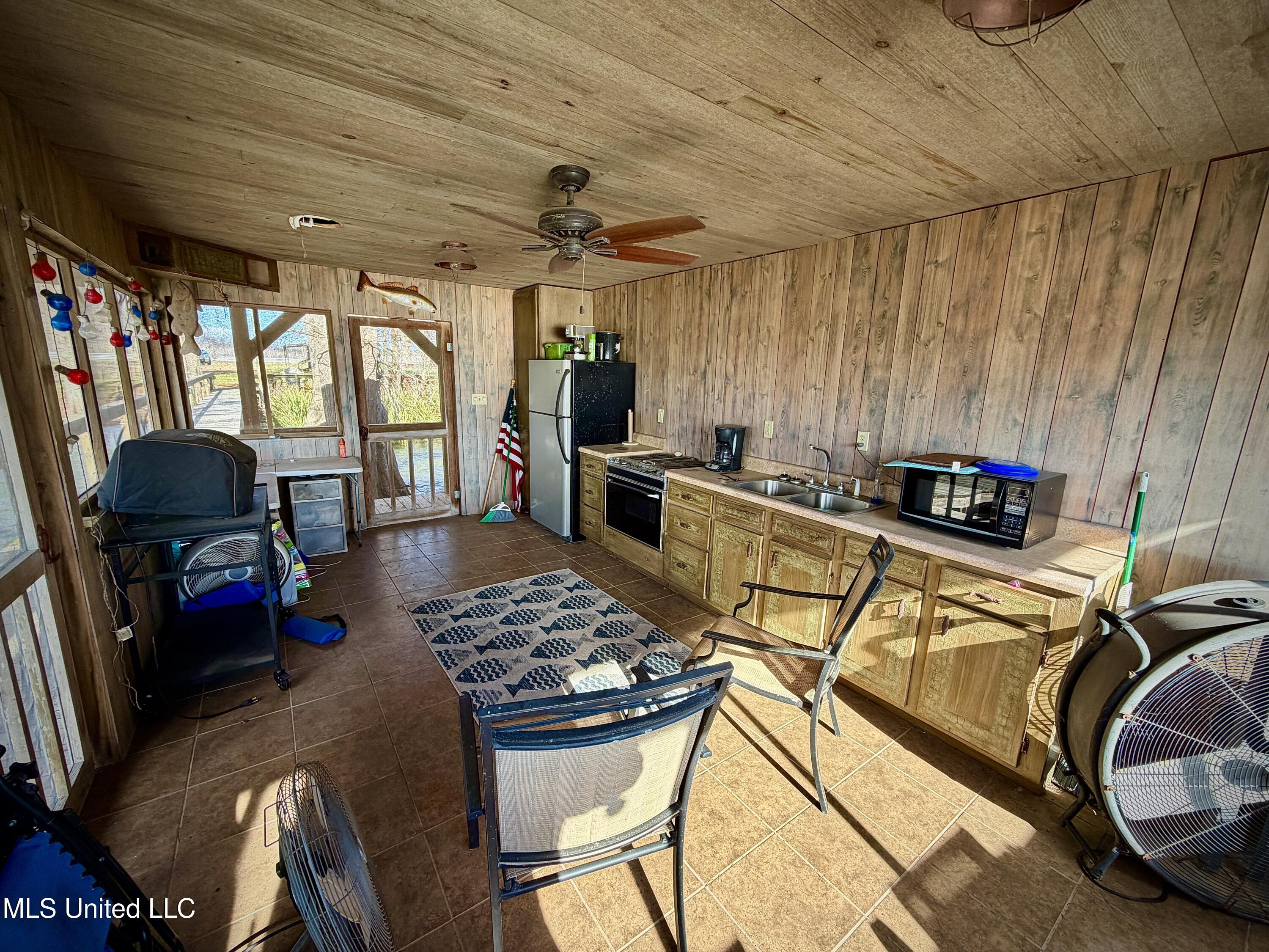 2927 Highway 569 Property Photo 12