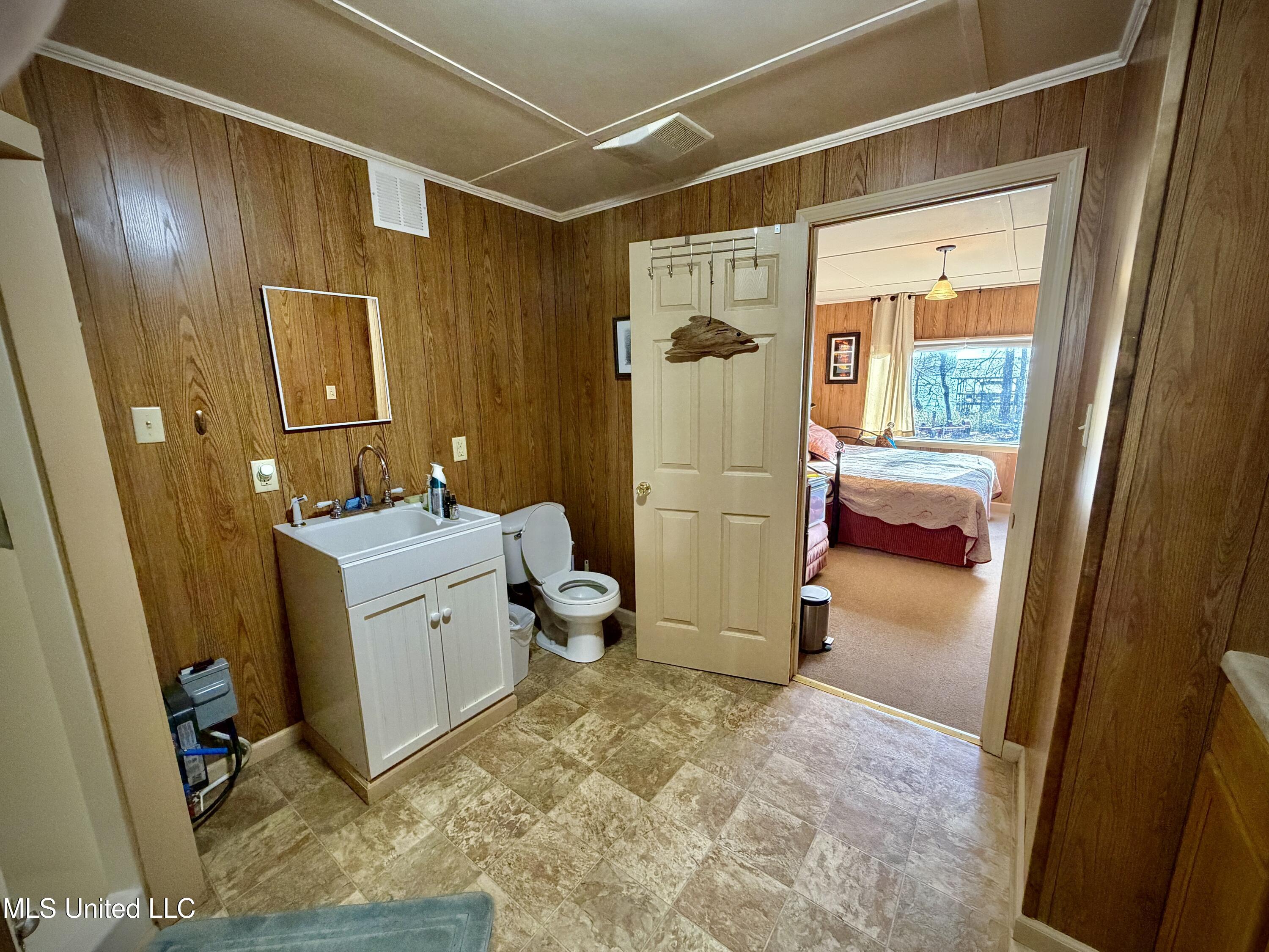 2927 Highway 569 Property Photo 16