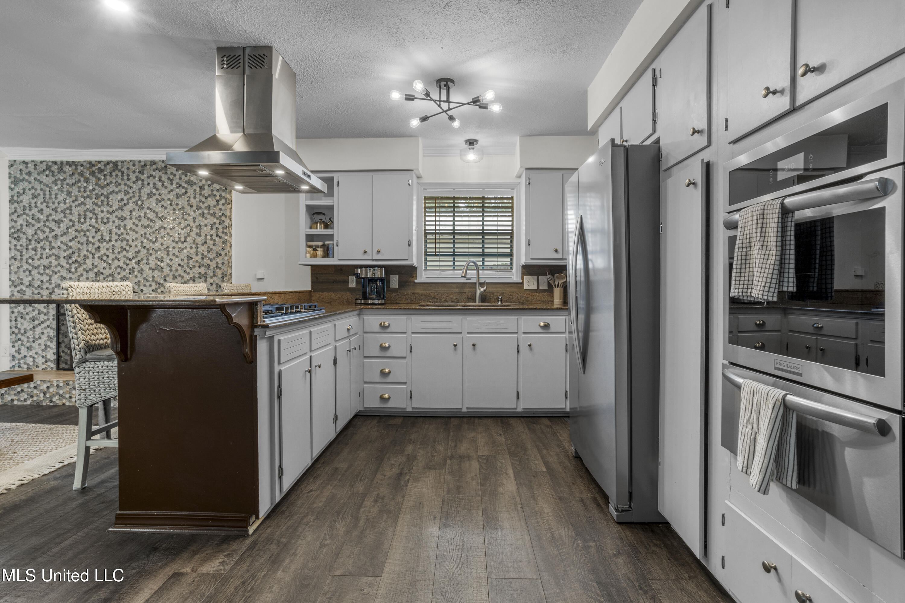 10 Wenmar Avenue Property Photo 18