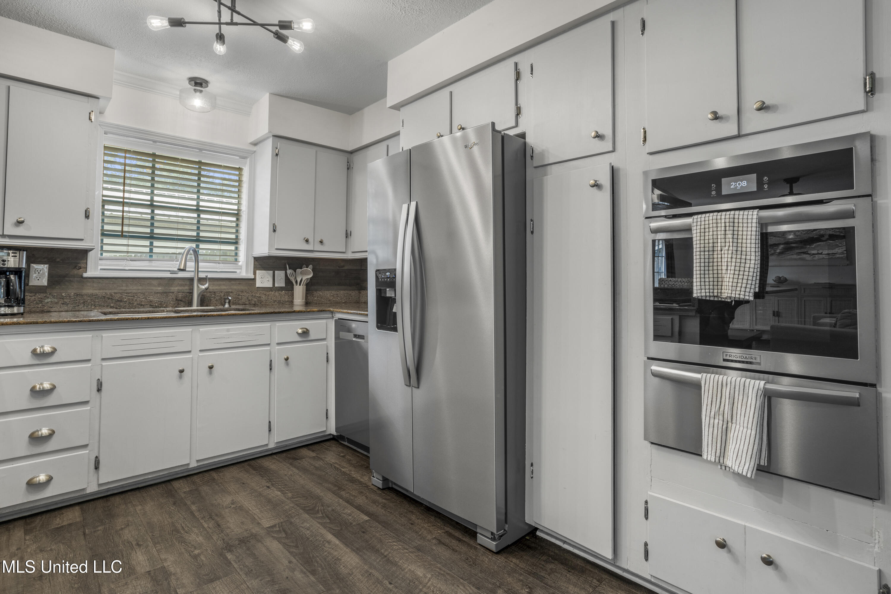 10 Wenmar Avenue Property Photo 19