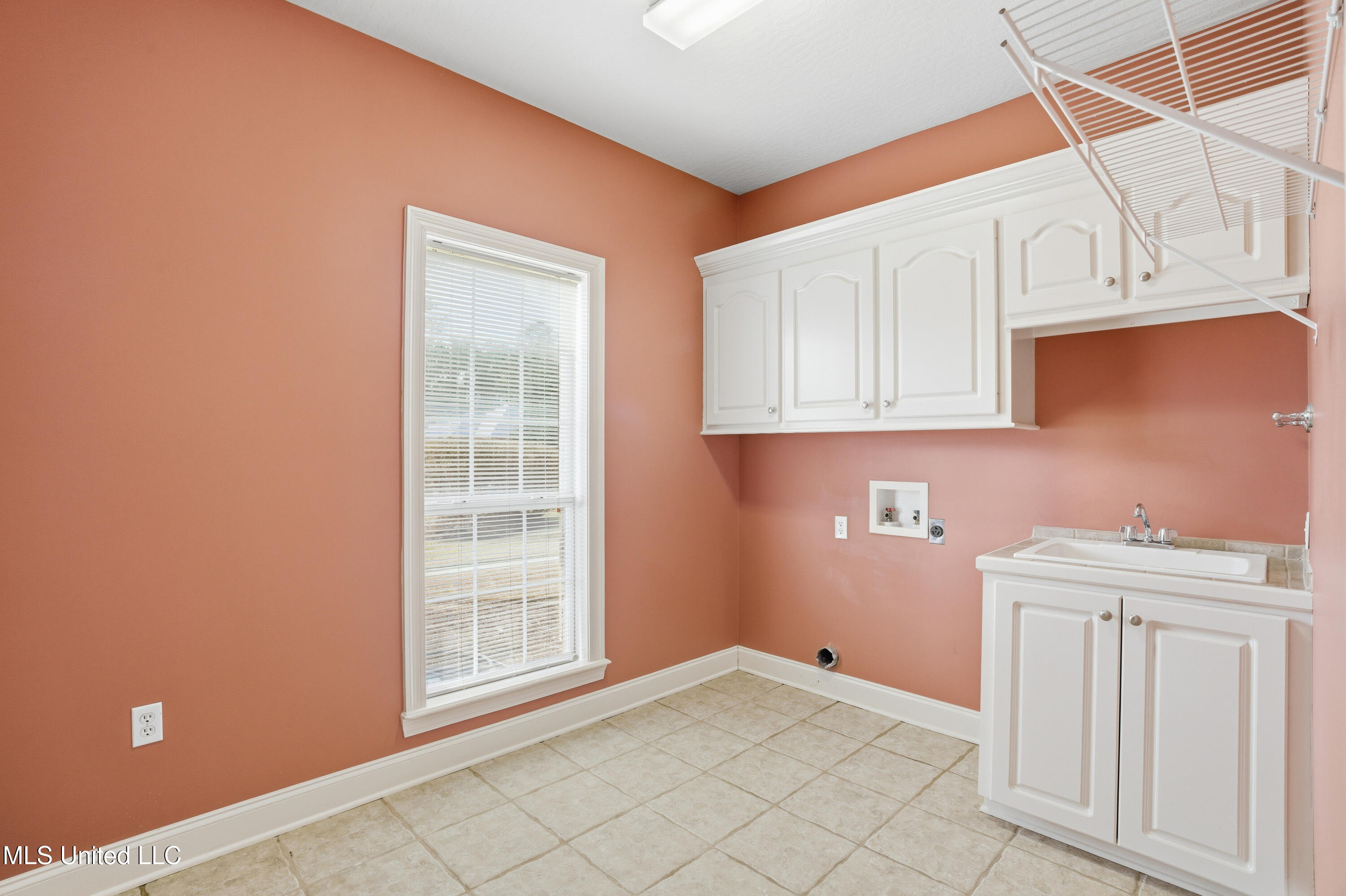 212 Whistlers Way Property Photo 9