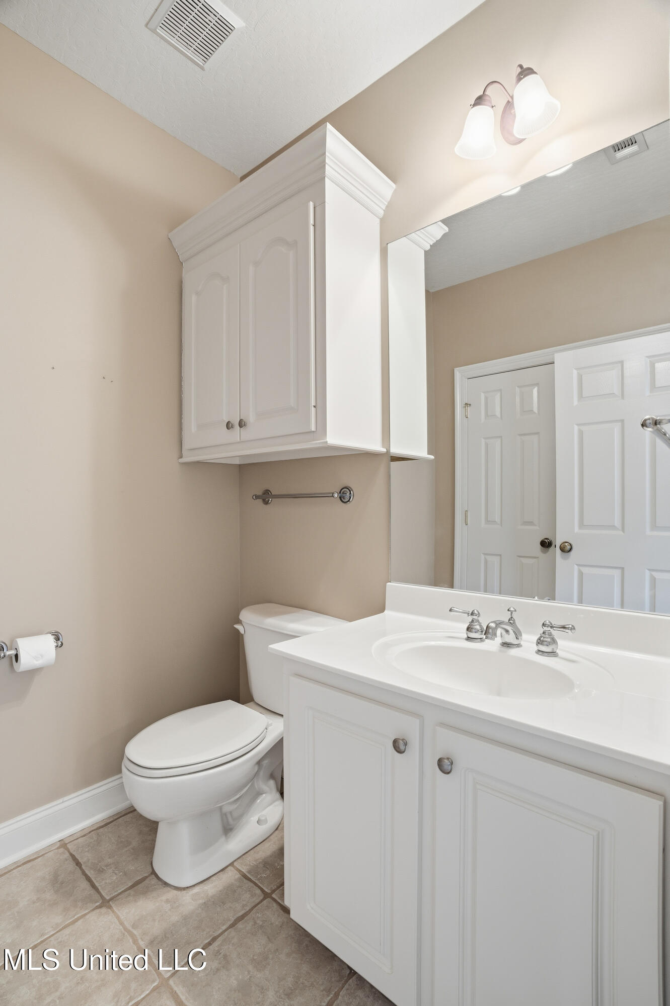 212 Whistlers Way Property Photo 10
