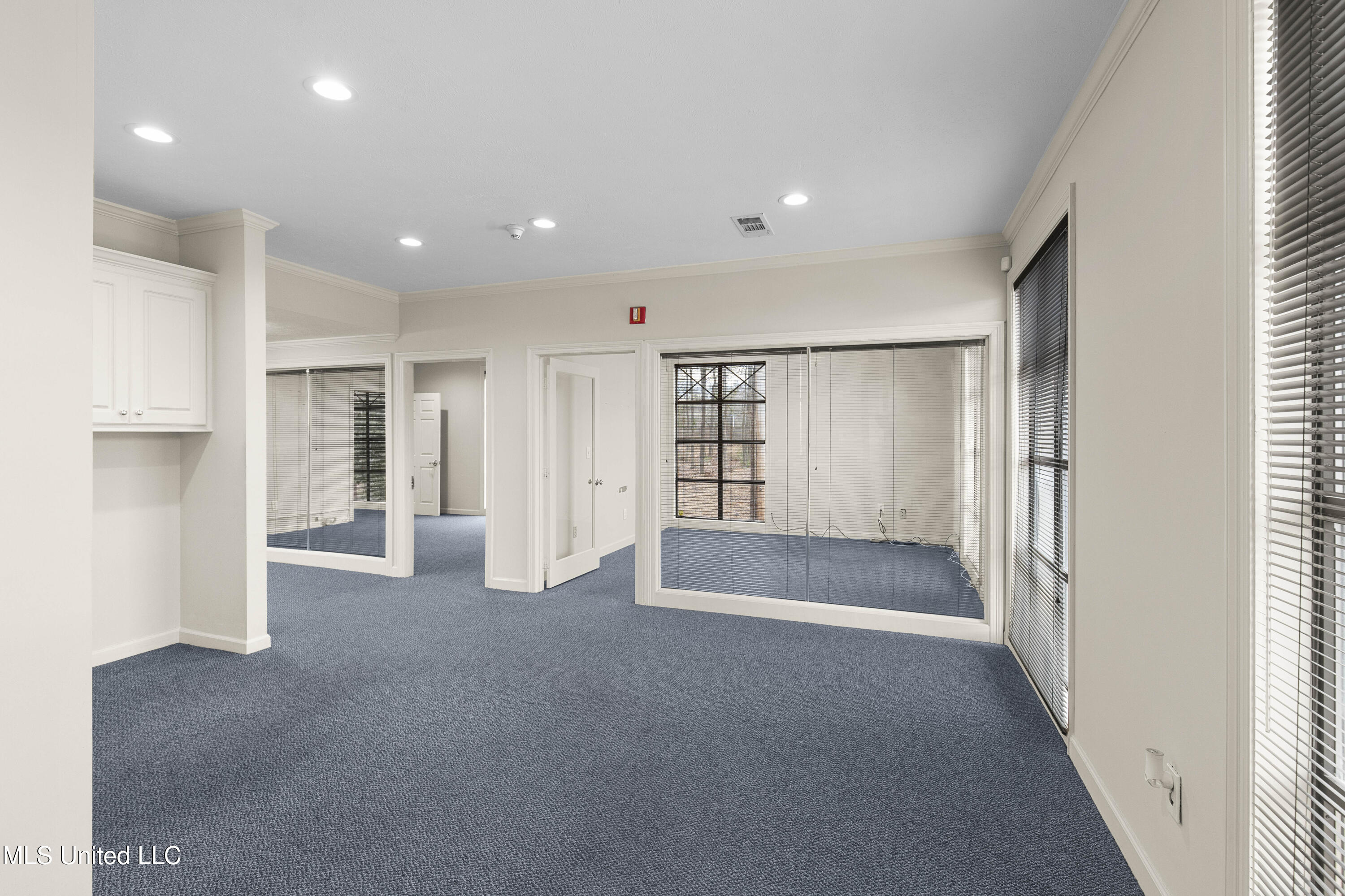 5760 Interstate 55 Property Photo 5