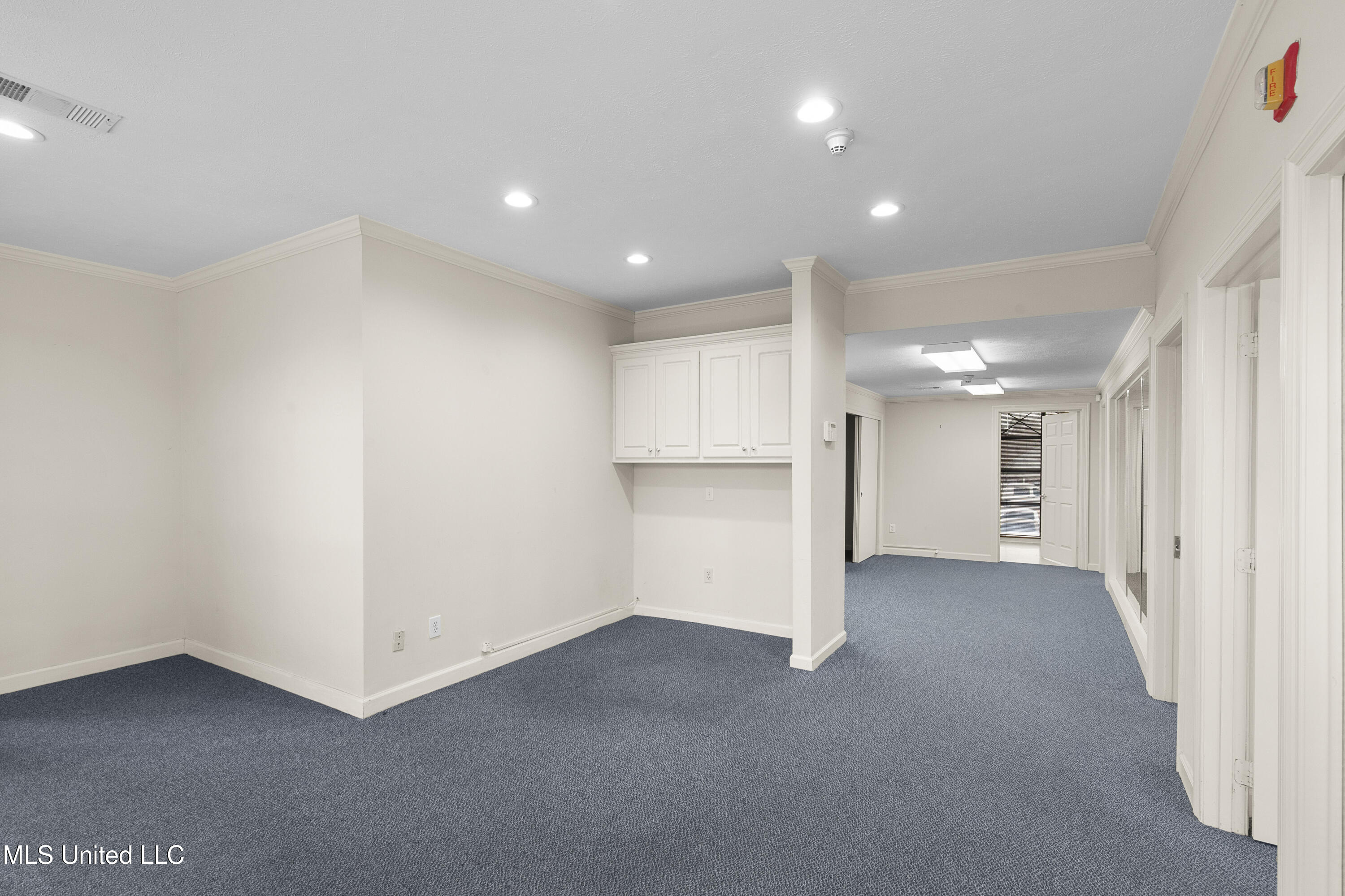 5760 Interstate 55 Property Photo 8