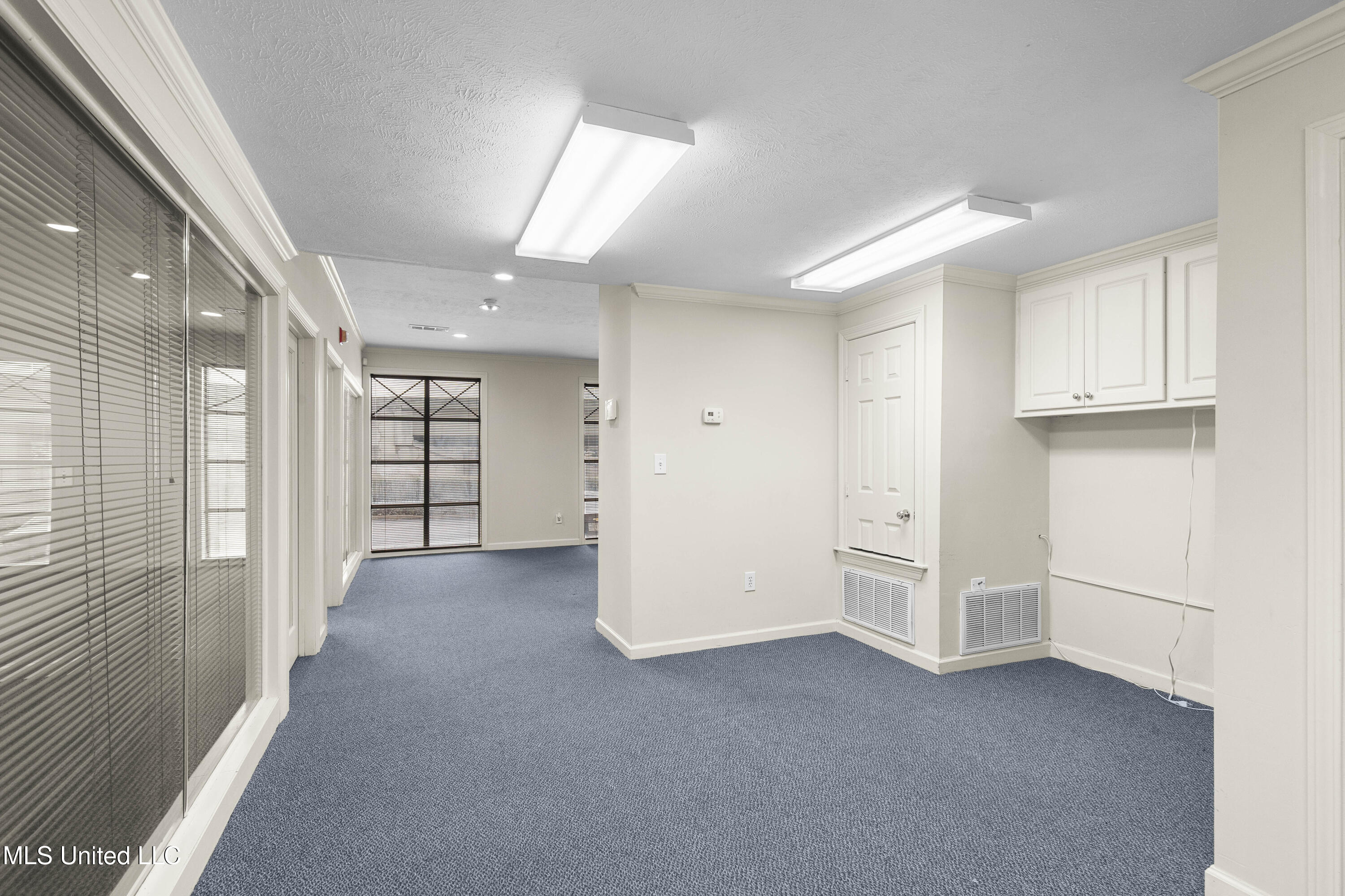 5760 Interstate 55 Property Photo 9