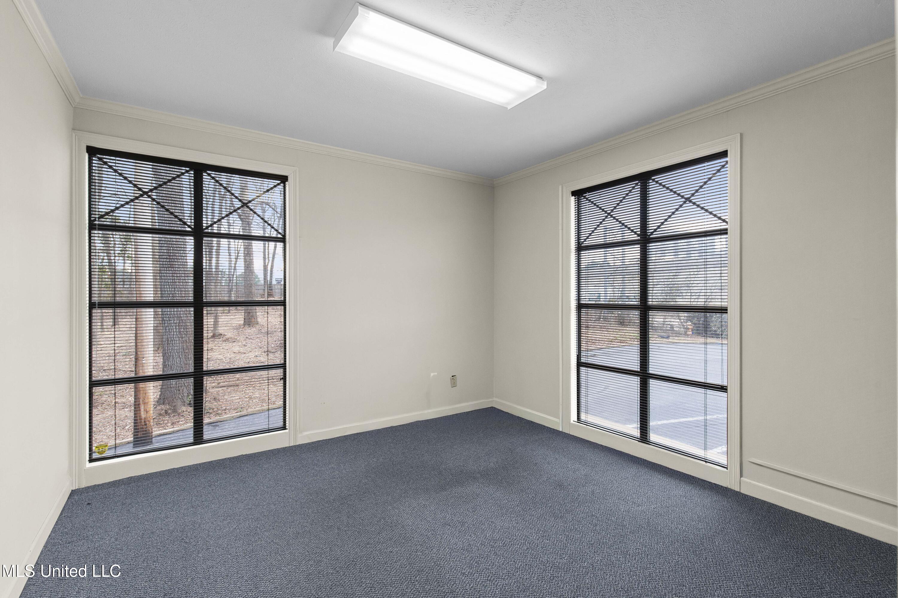 5760 Interstate 55 Property Photo 11