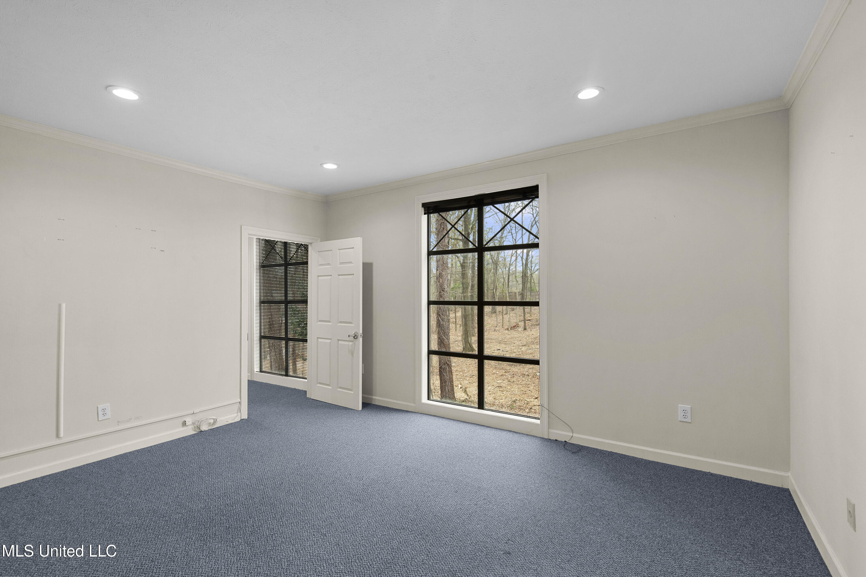 5760 Interstate 55 Property Photo 12
