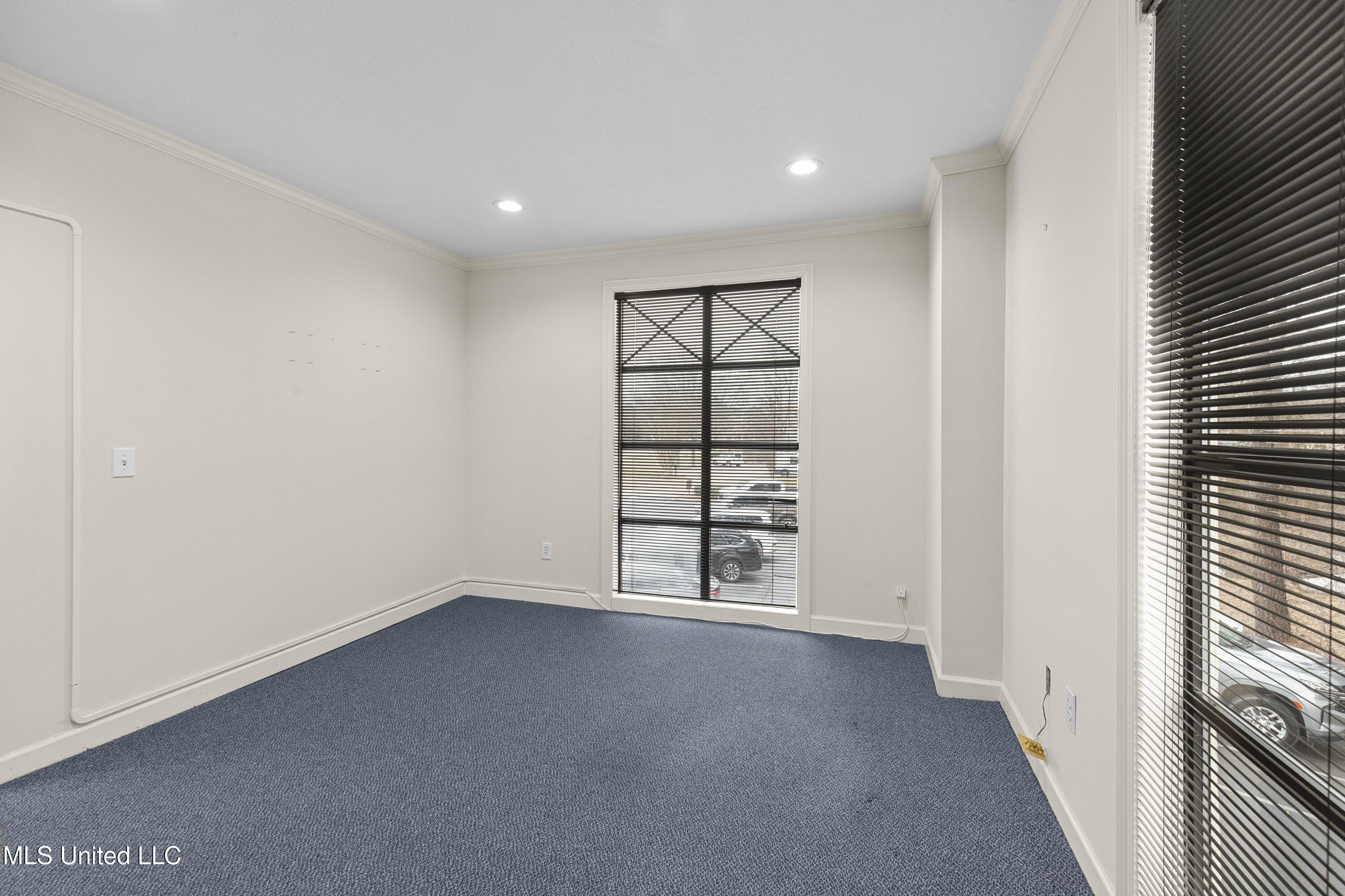 5760 Interstate 55 Property Photo 13