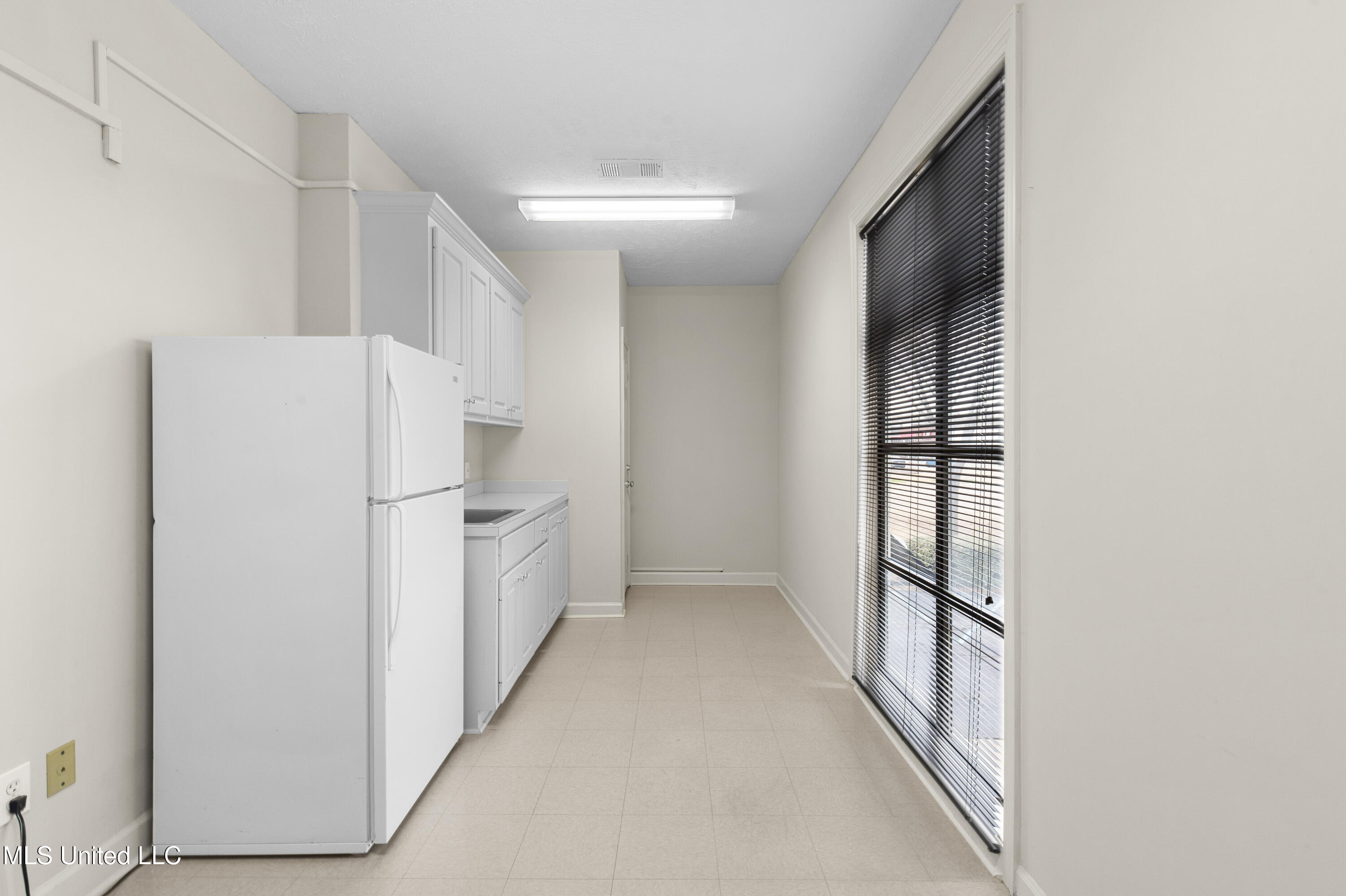 5760 Interstate 55 Property Photo 15