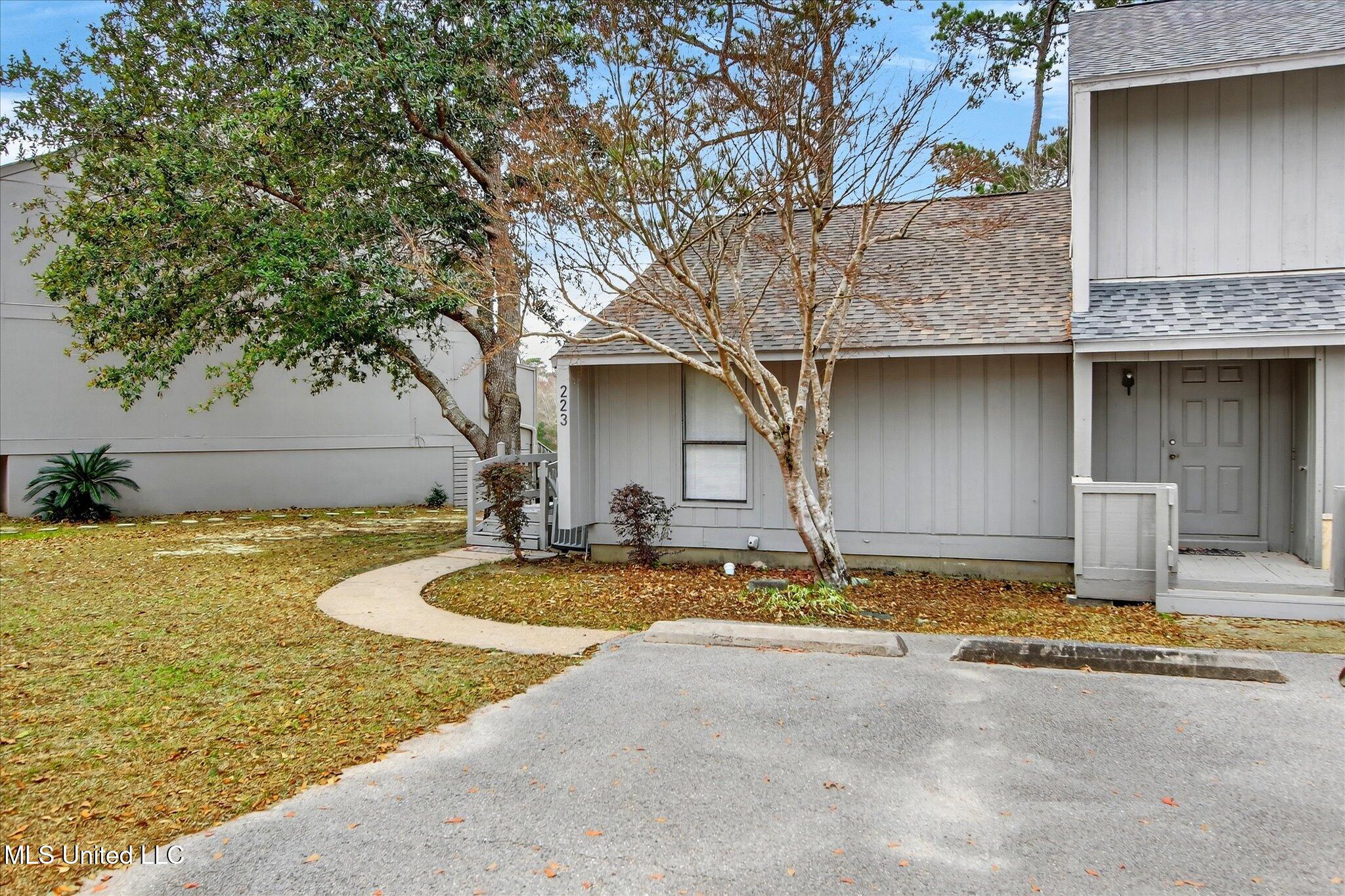 223 Highpoint Drive Property Photo 1