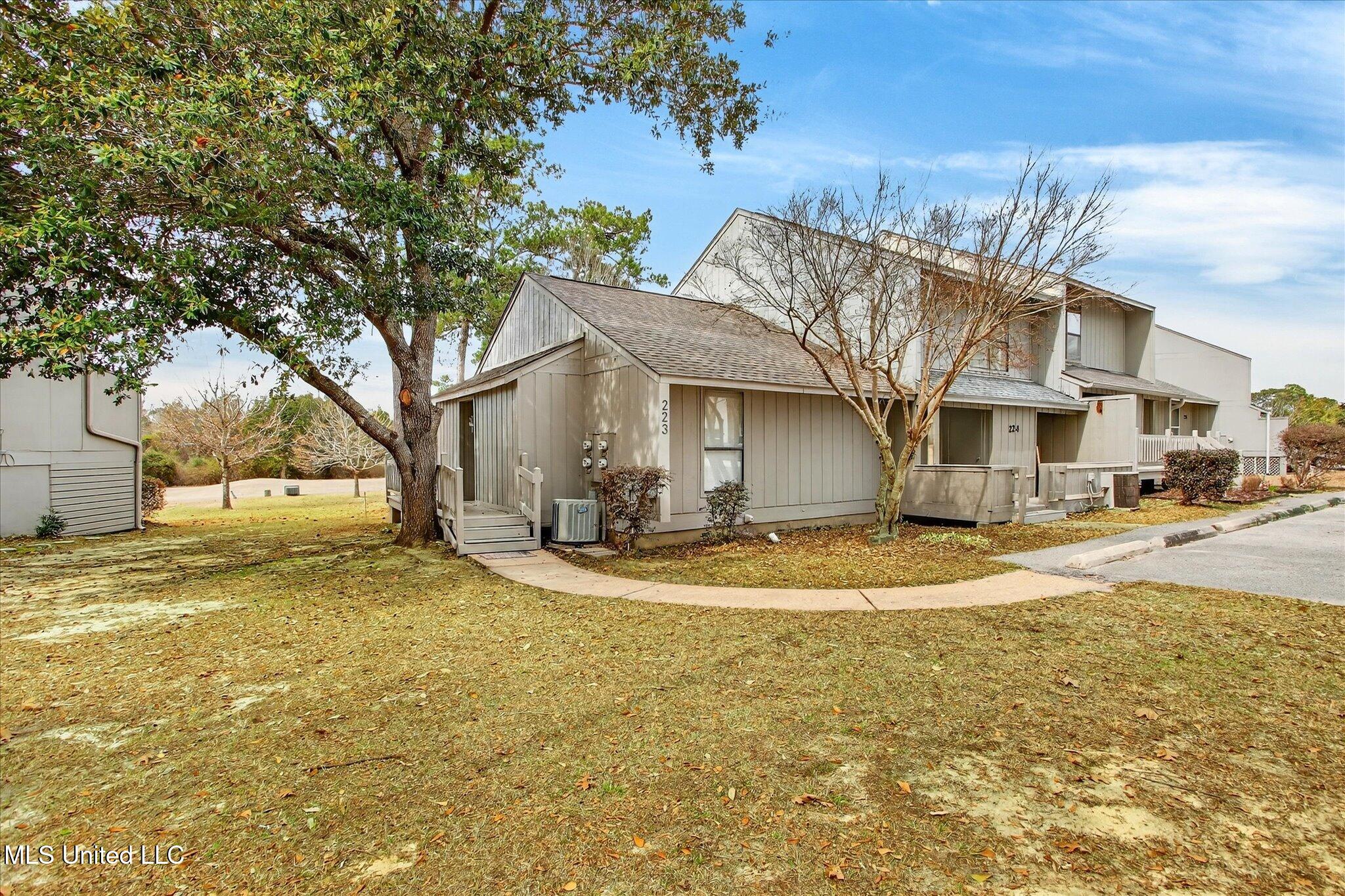 223 Highpoint Drive Property Photo 2