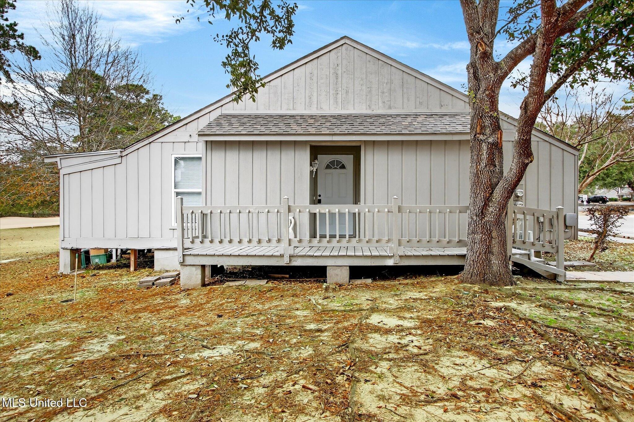 223 Highpoint Drive Property Photo 3