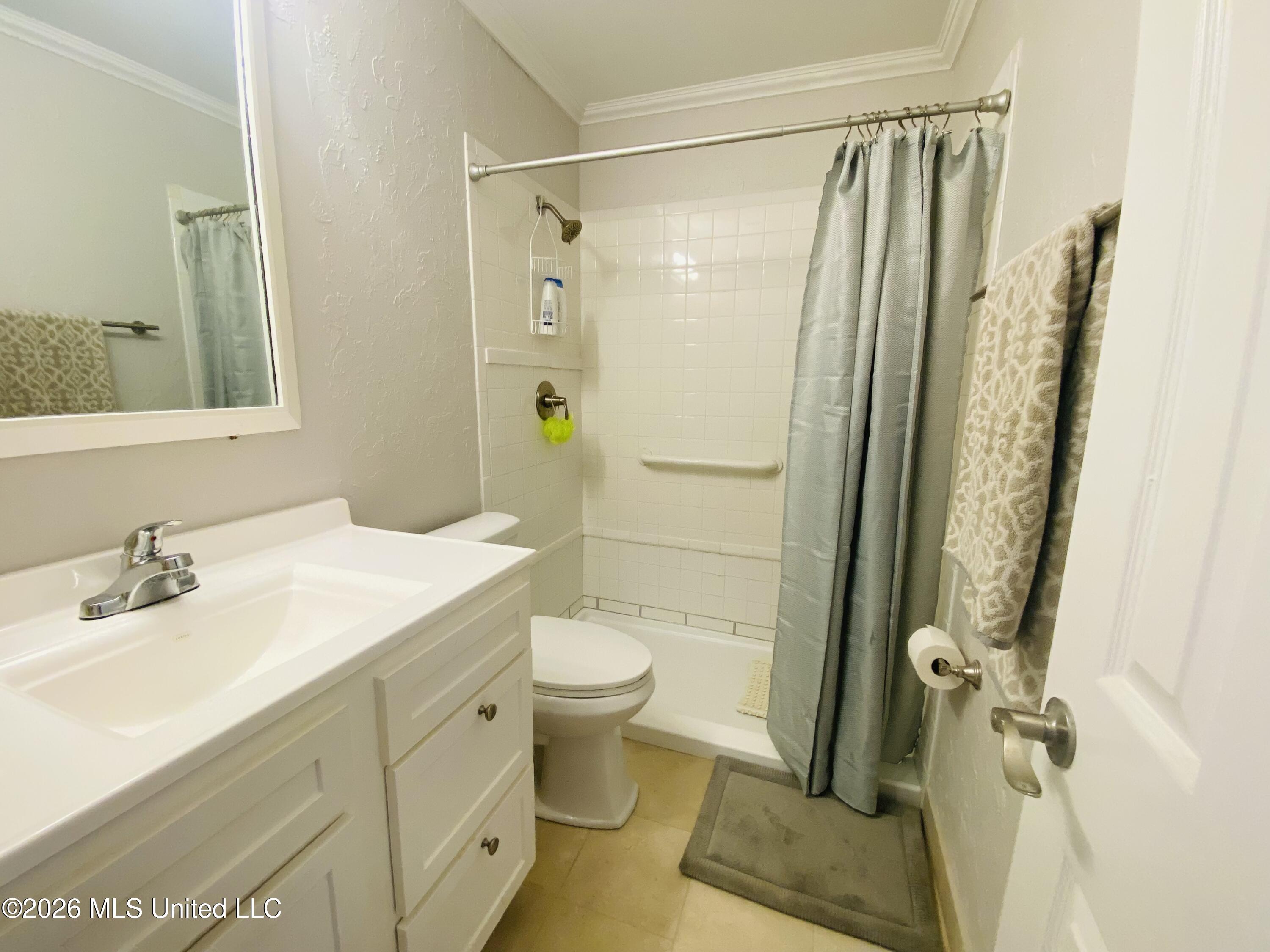 223 Highpoint Drive Property Photo 12