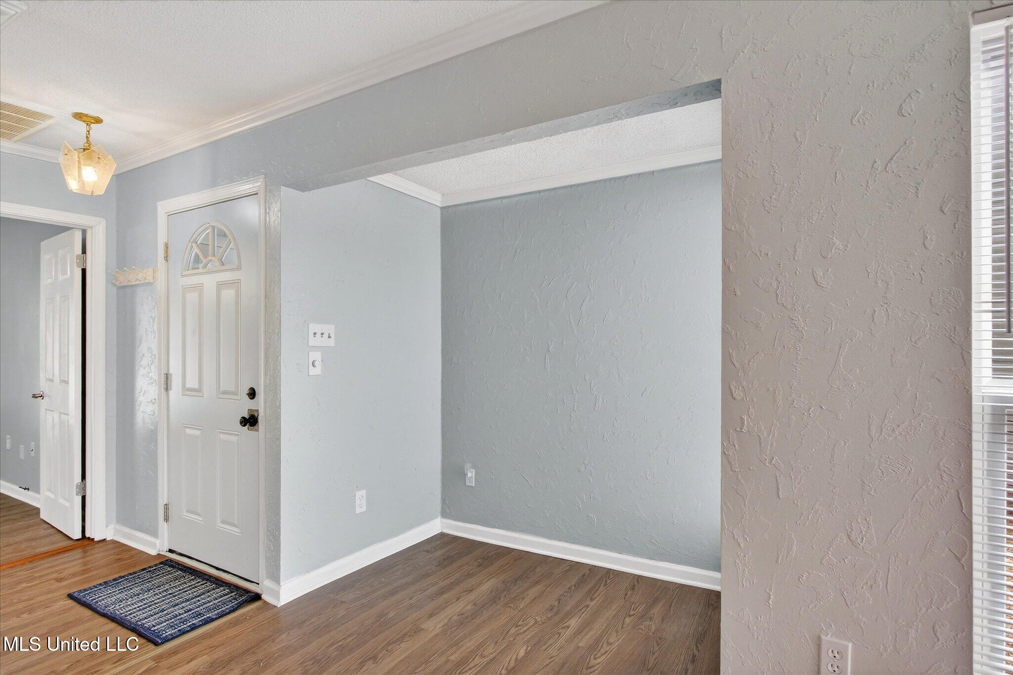 223 Highpoint Drive Property Photo 14
