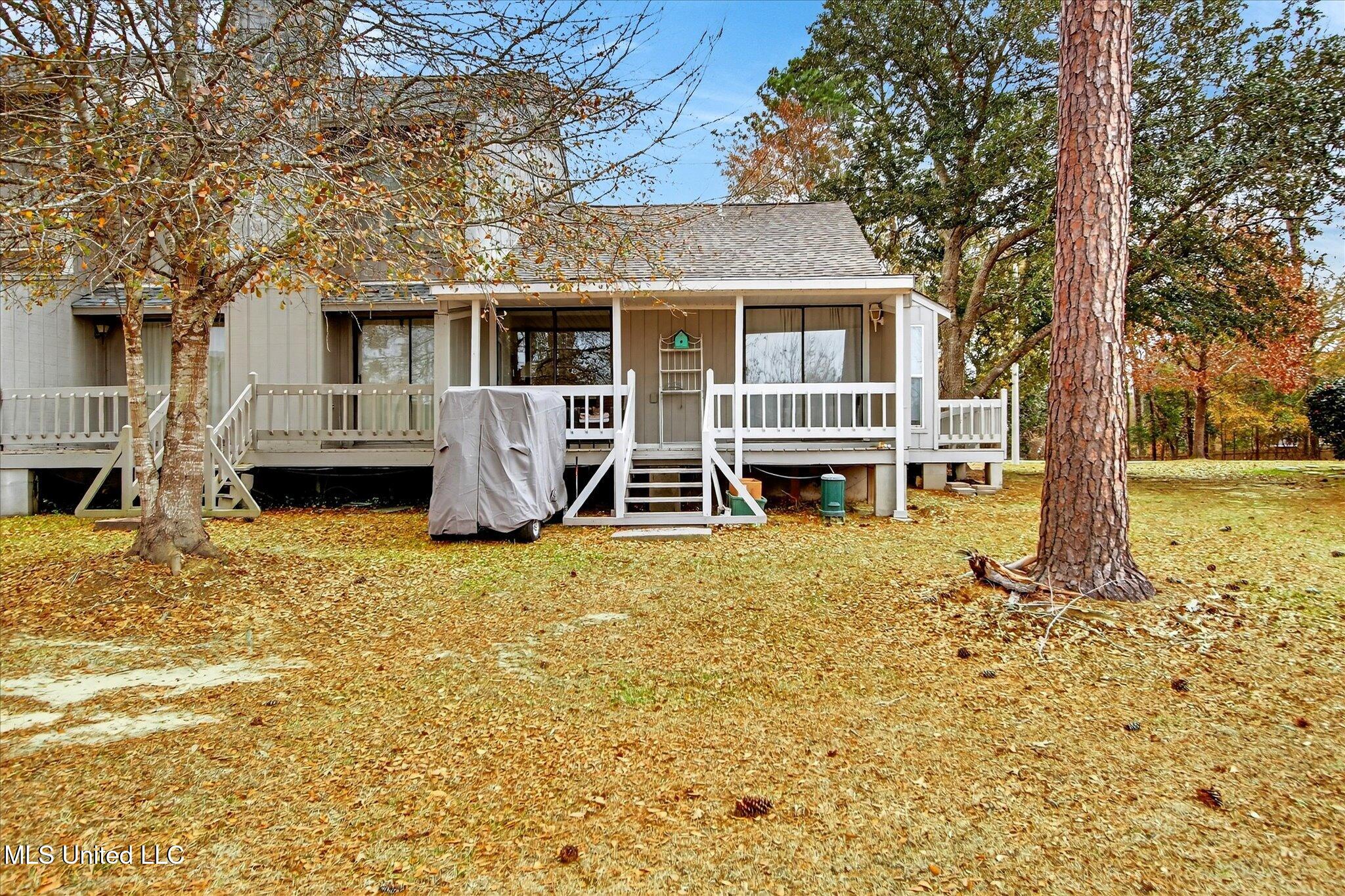 223 Highpoint Drive Property Photo 15