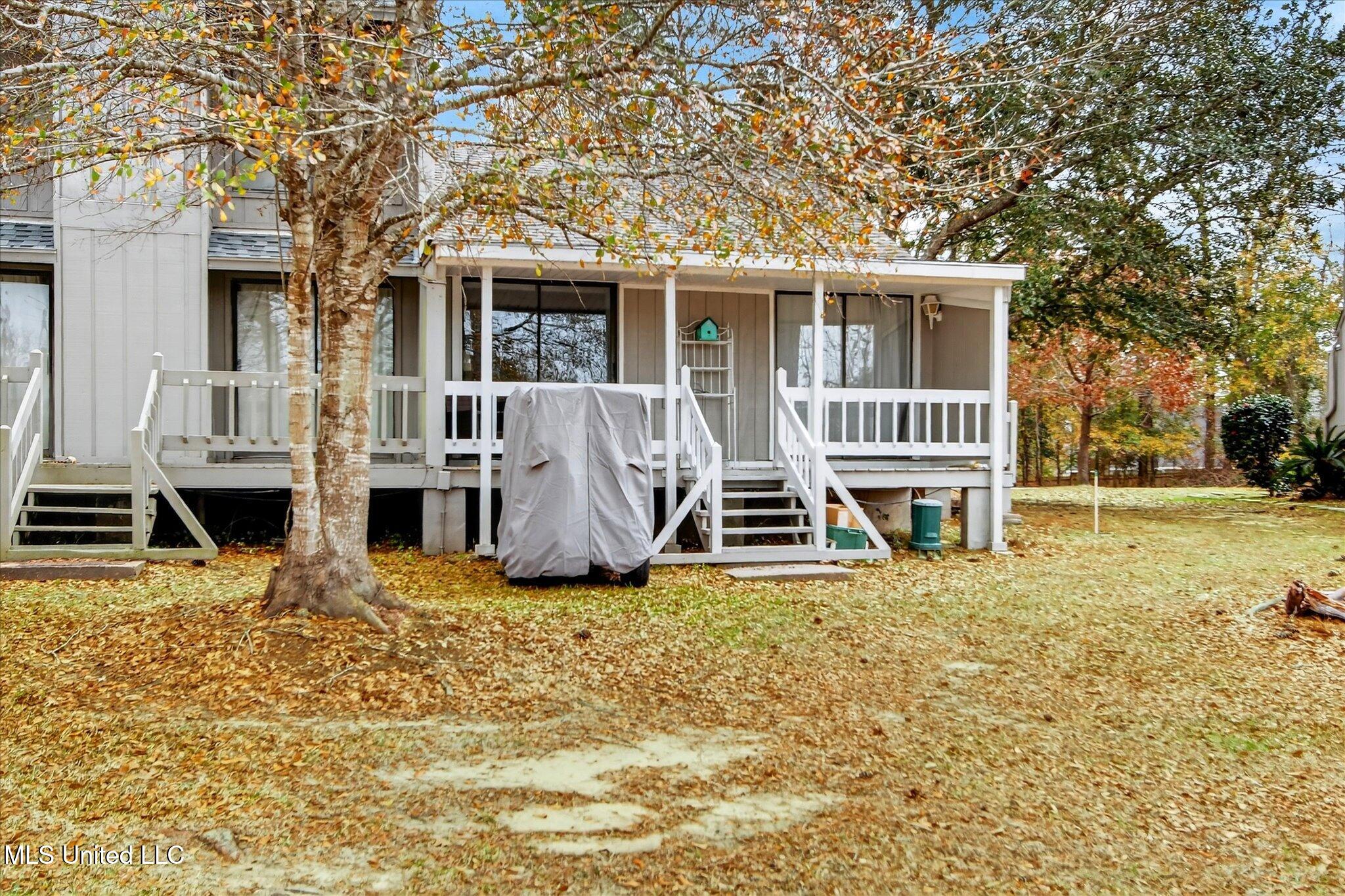 223 Highpoint Drive Property Photo 17