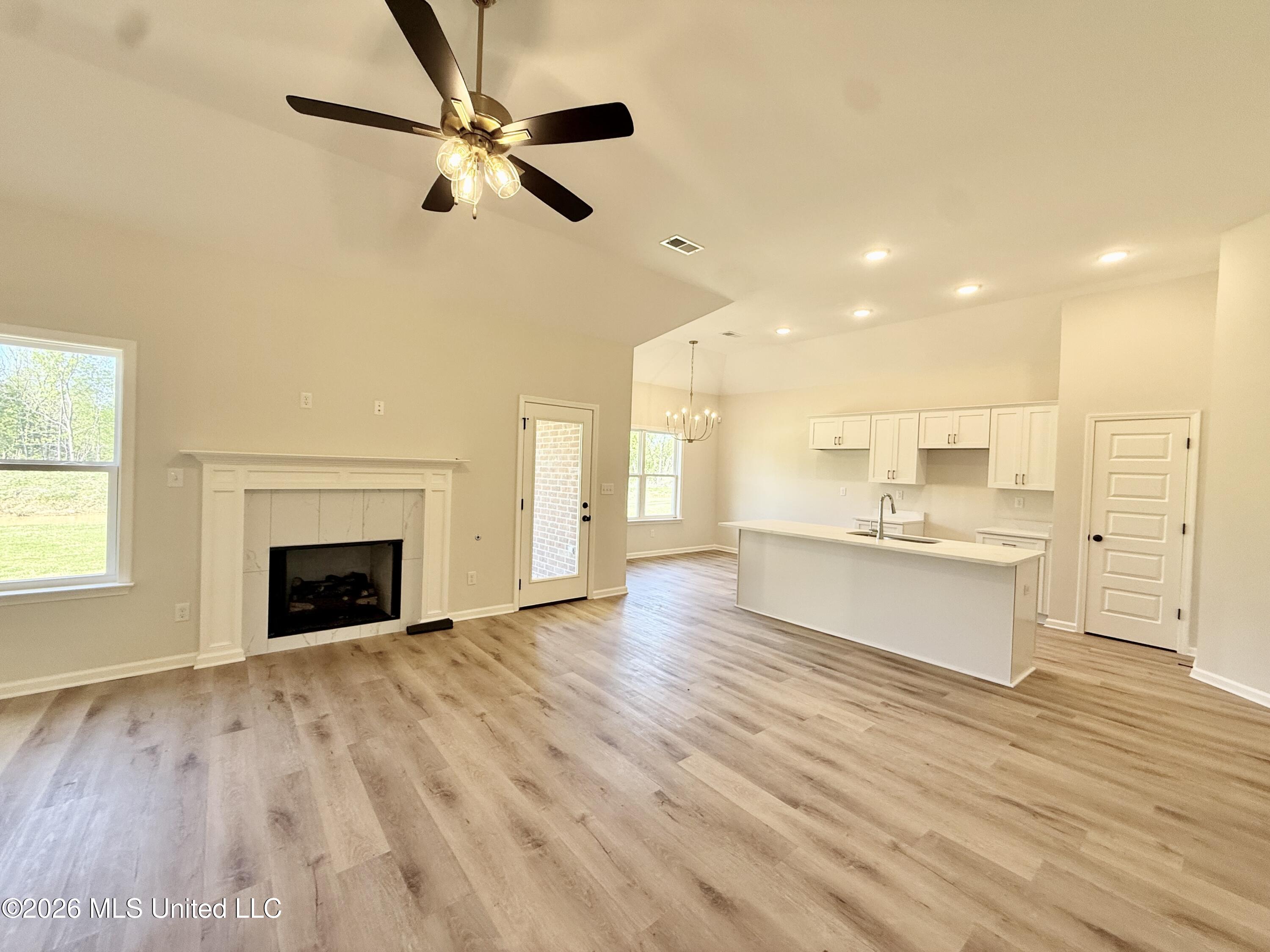 1070 Great Glen Drive Property Photo 3