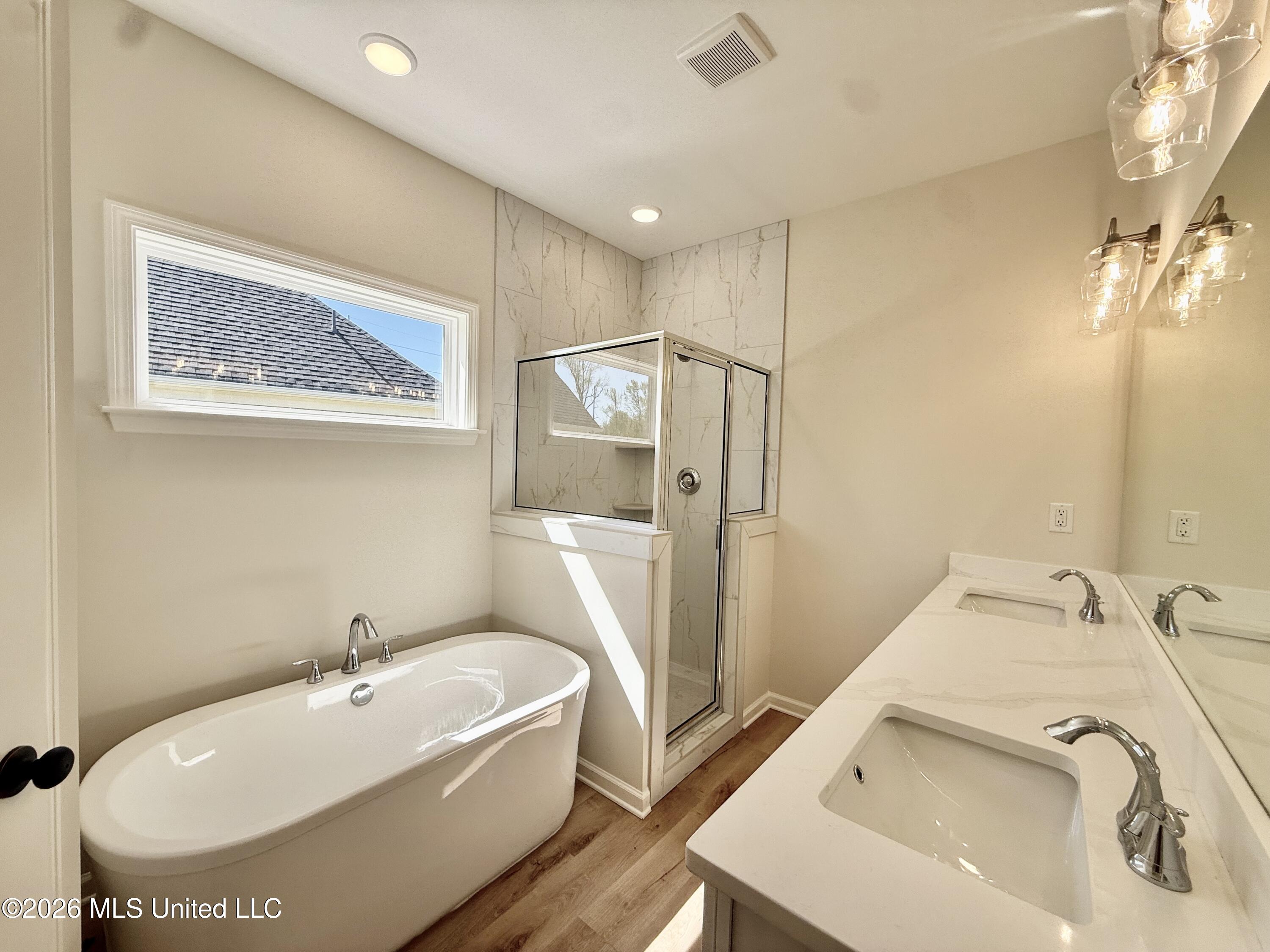 1070 Great Glen Drive Property Photo 6
