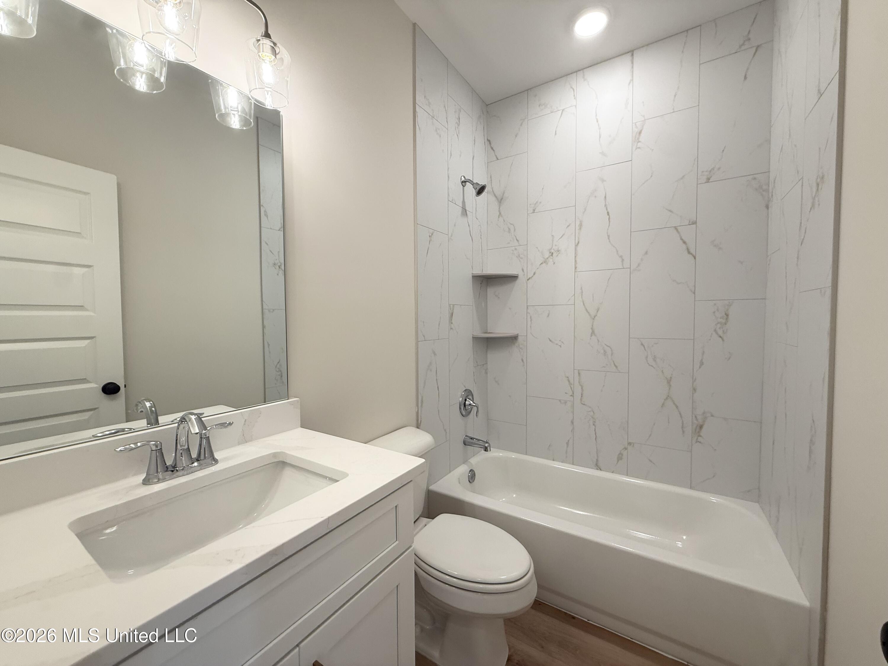 1070 Great Glen Drive Property Photo 9