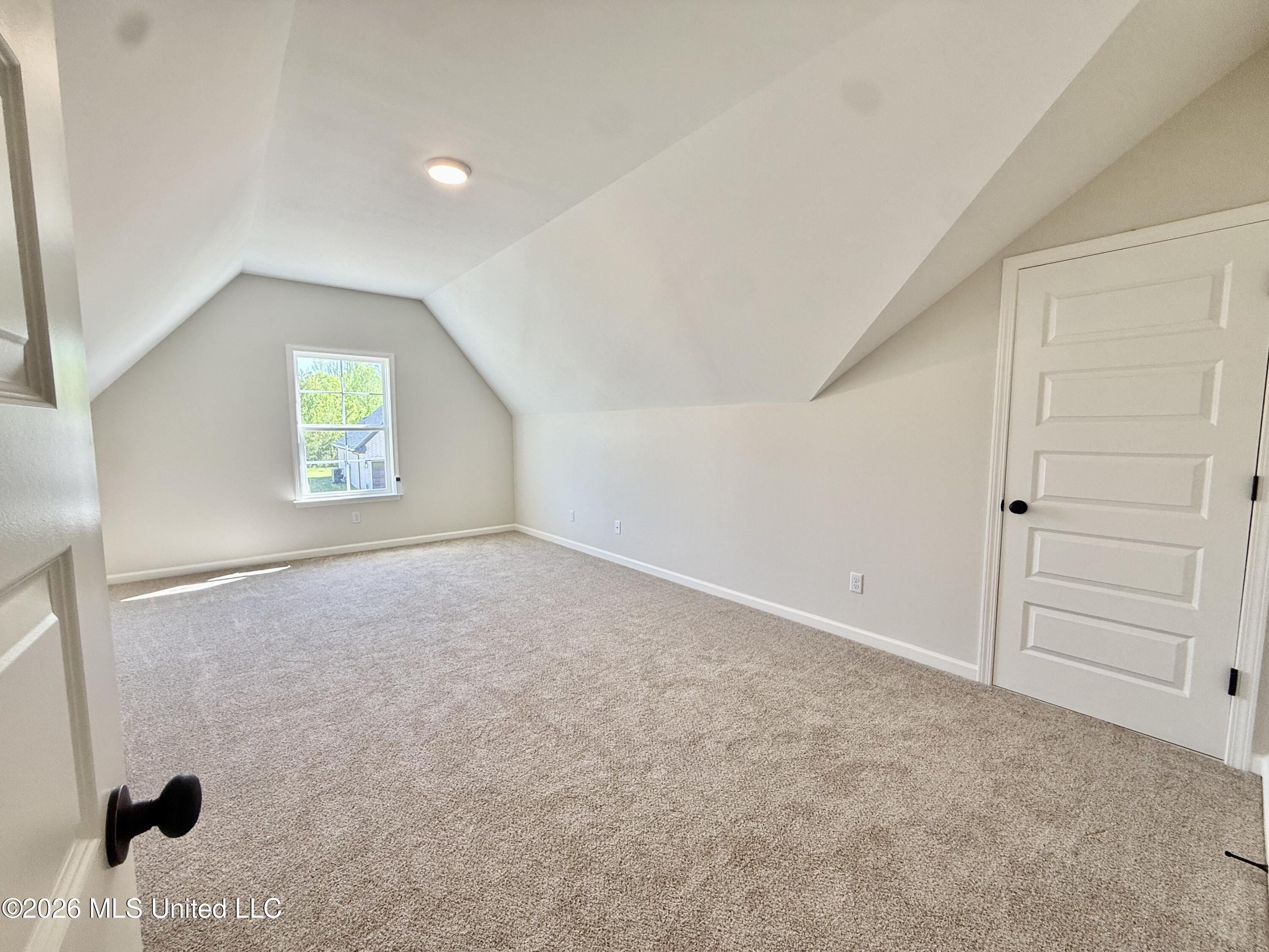 1070 Great Glen Drive Property Photo 10