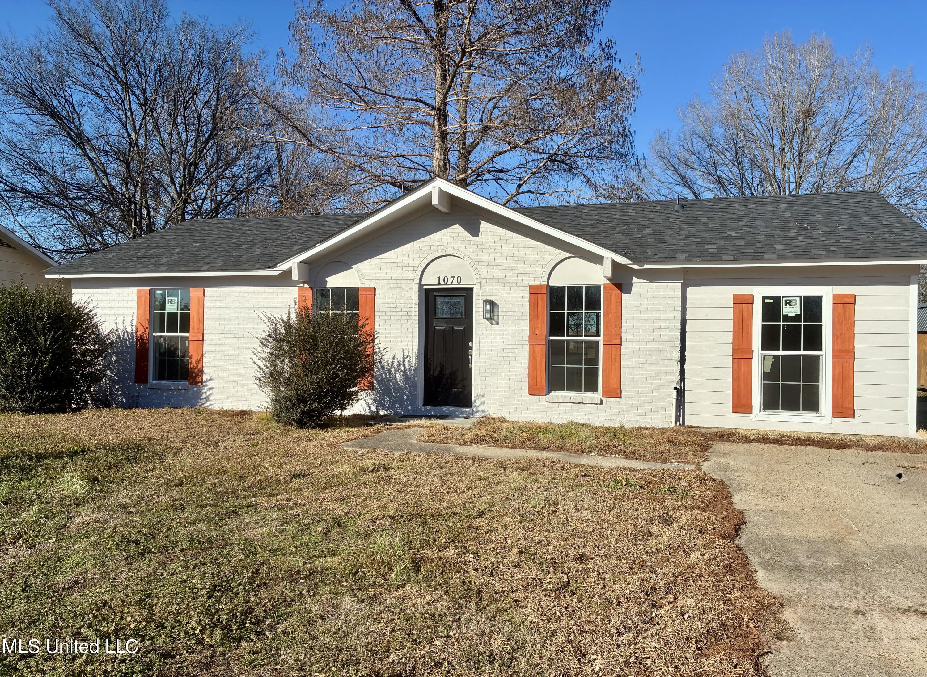 1070 Sisson Drive Property Photo 1