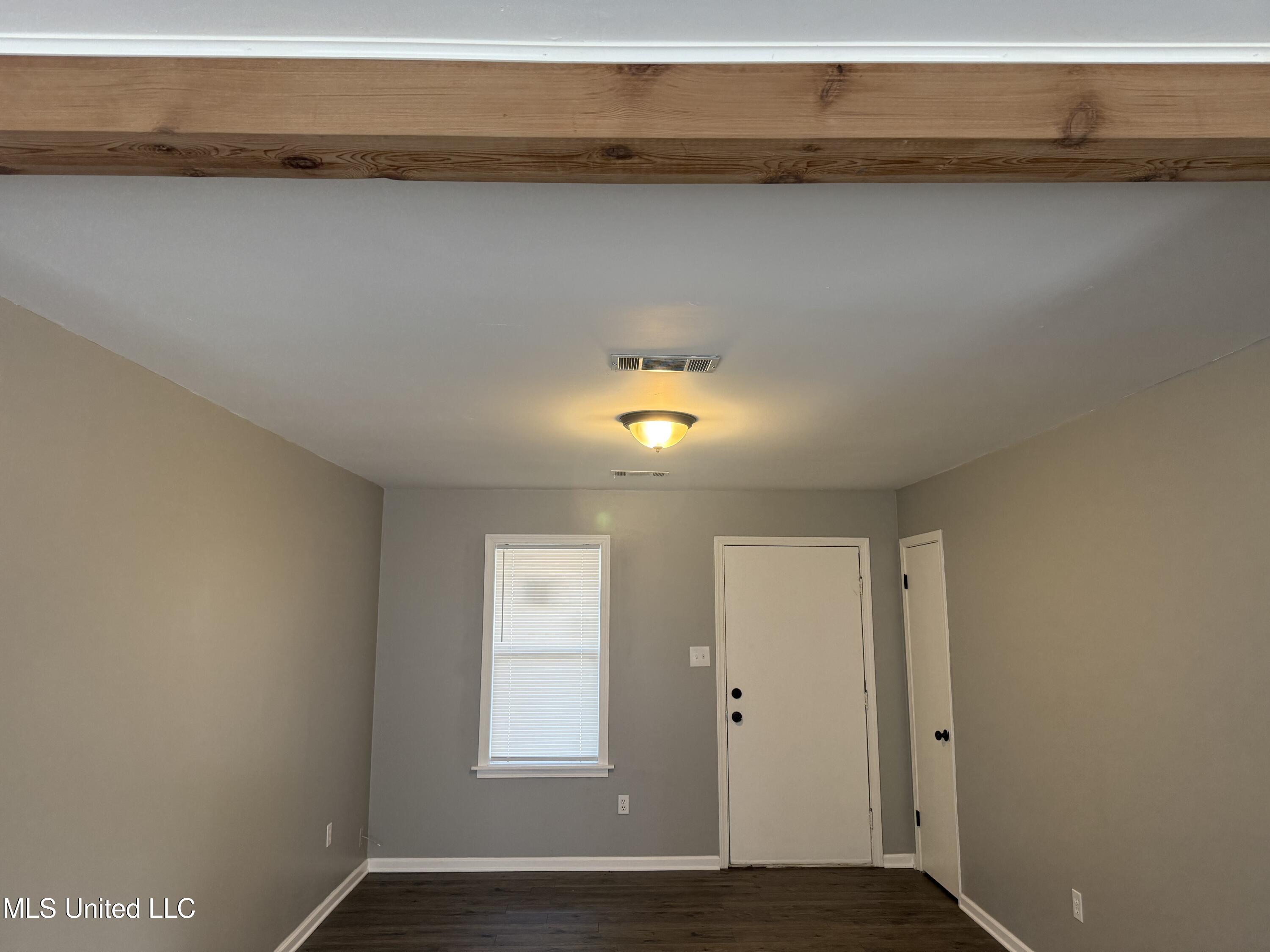 5813 Laurie Drive Property Photo 8