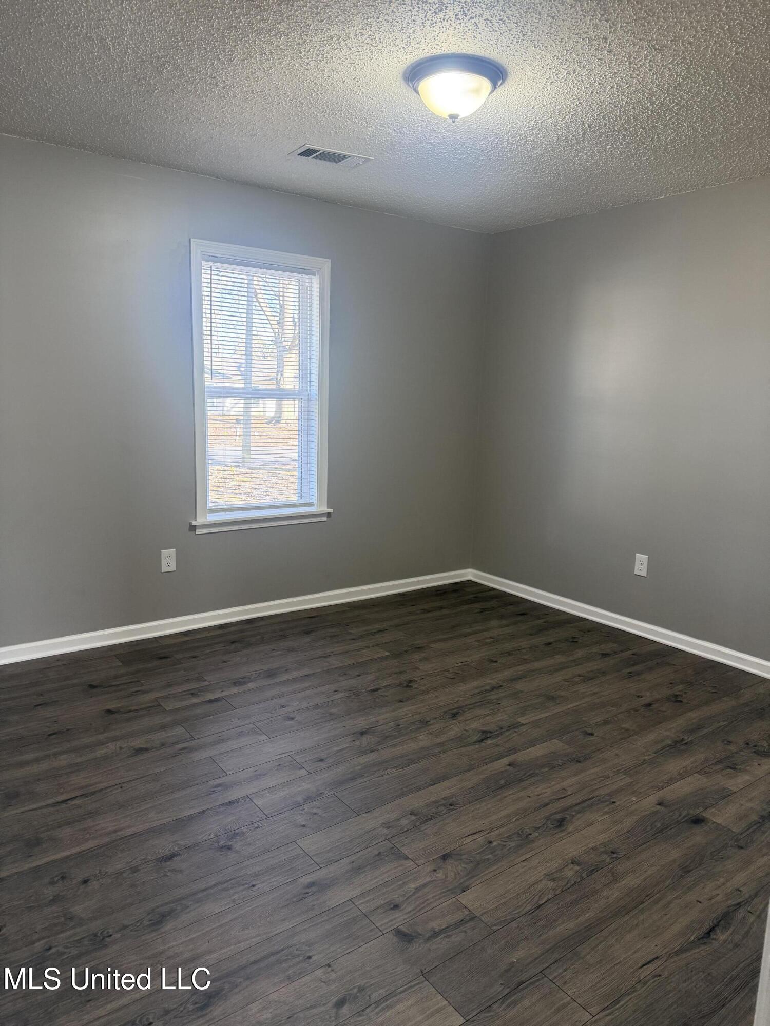 5813 Laurie Drive Property Photo 15