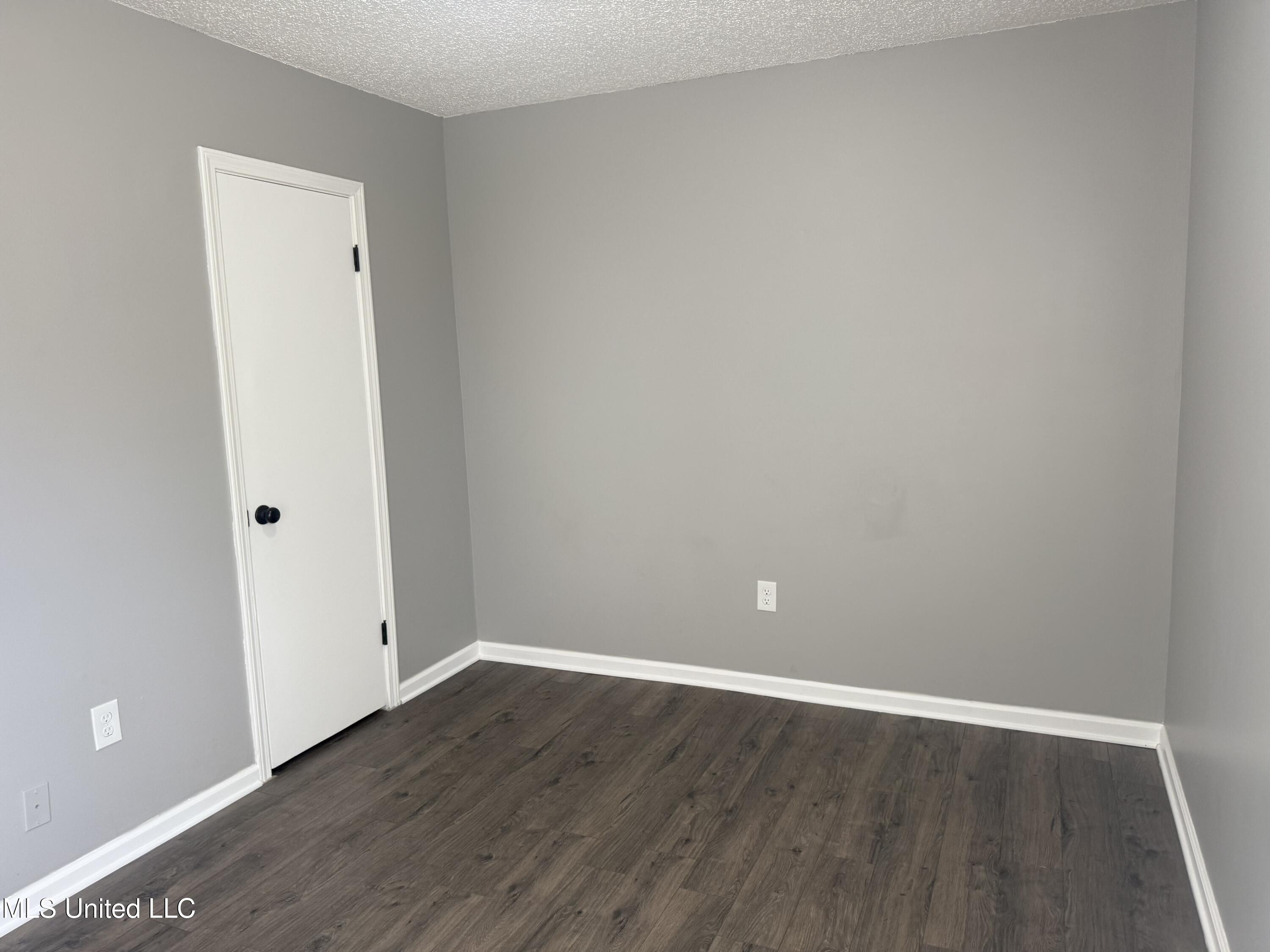 5813 Laurie Drive Property Photo 17
