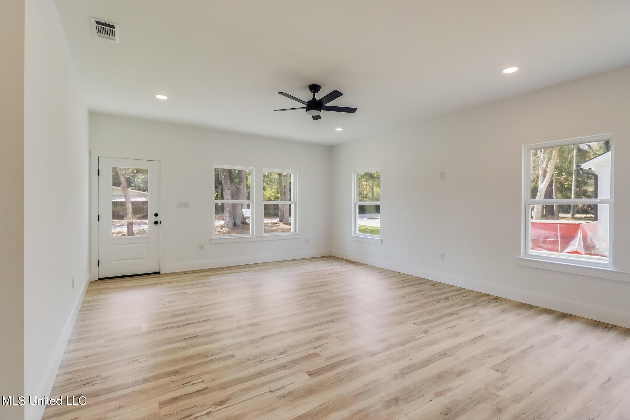 8900 Pointe Aux Chenes Road Property Photo 14