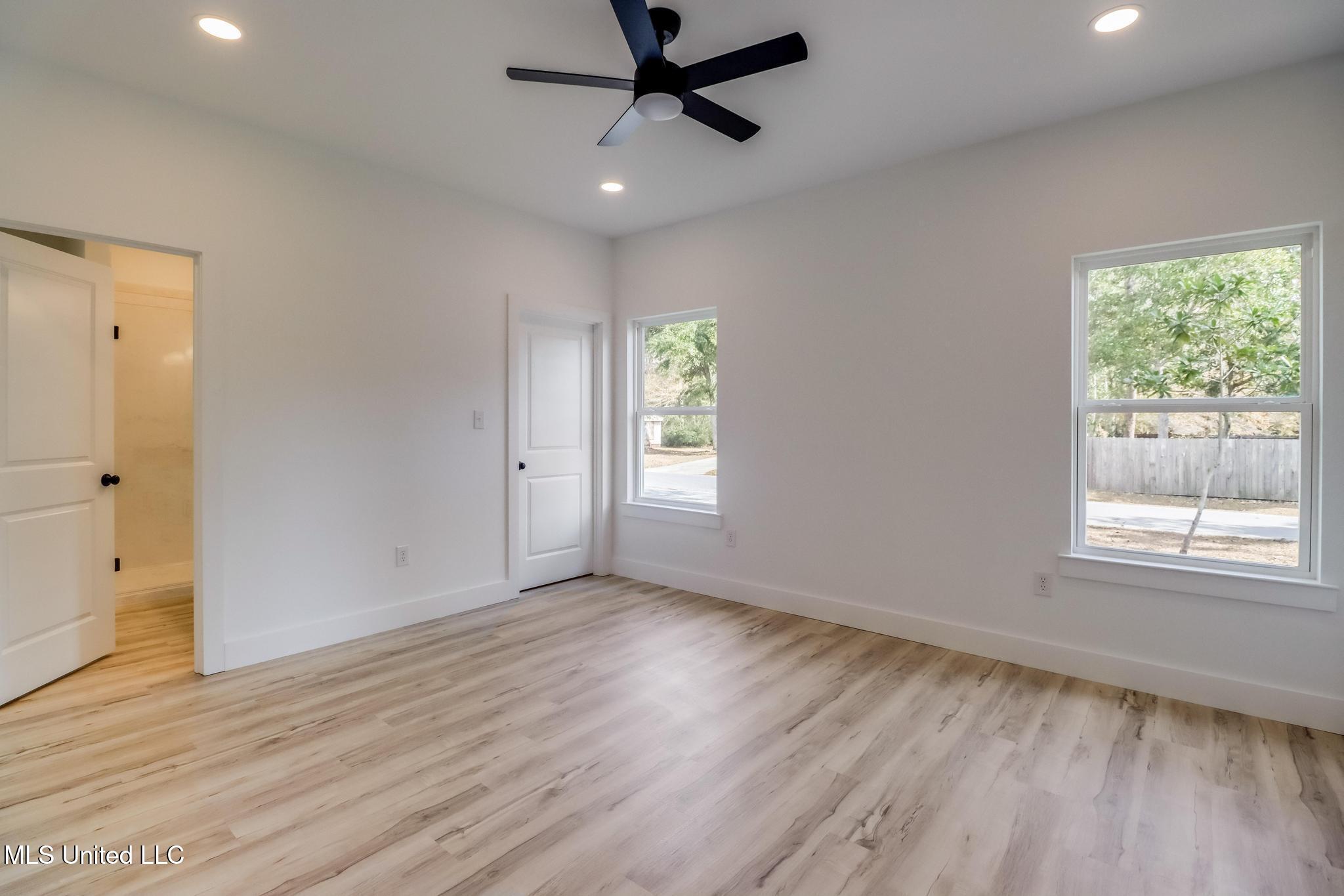 8900 Pointe Aux Chenes Road Property Photo 17