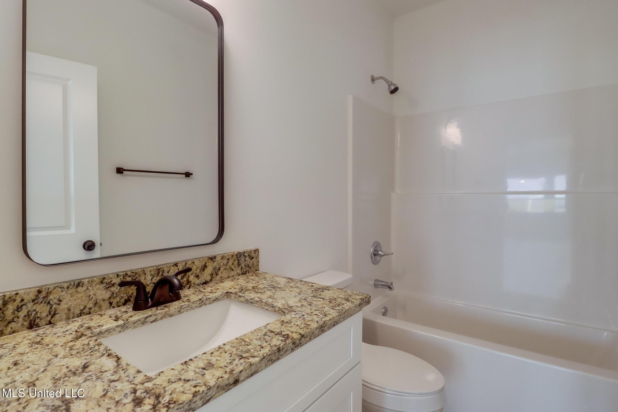 8900 Pointe Aux Chenes Road Property Photo 26