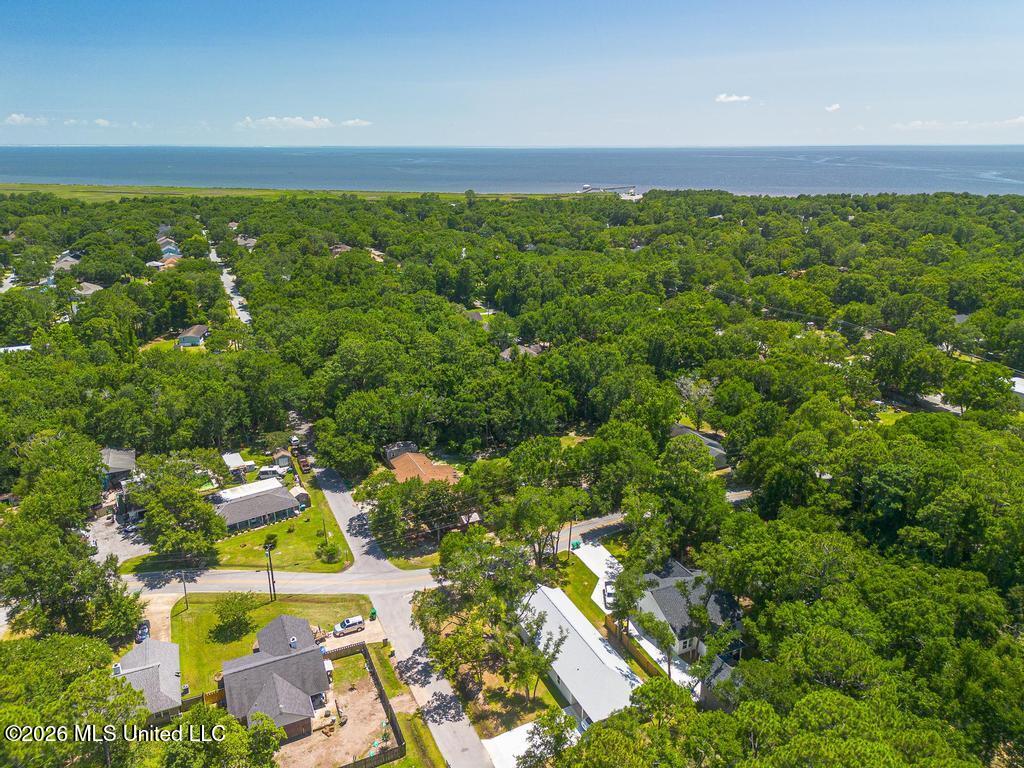 8900 Pointe Aux Chenes Road Property Photo 28