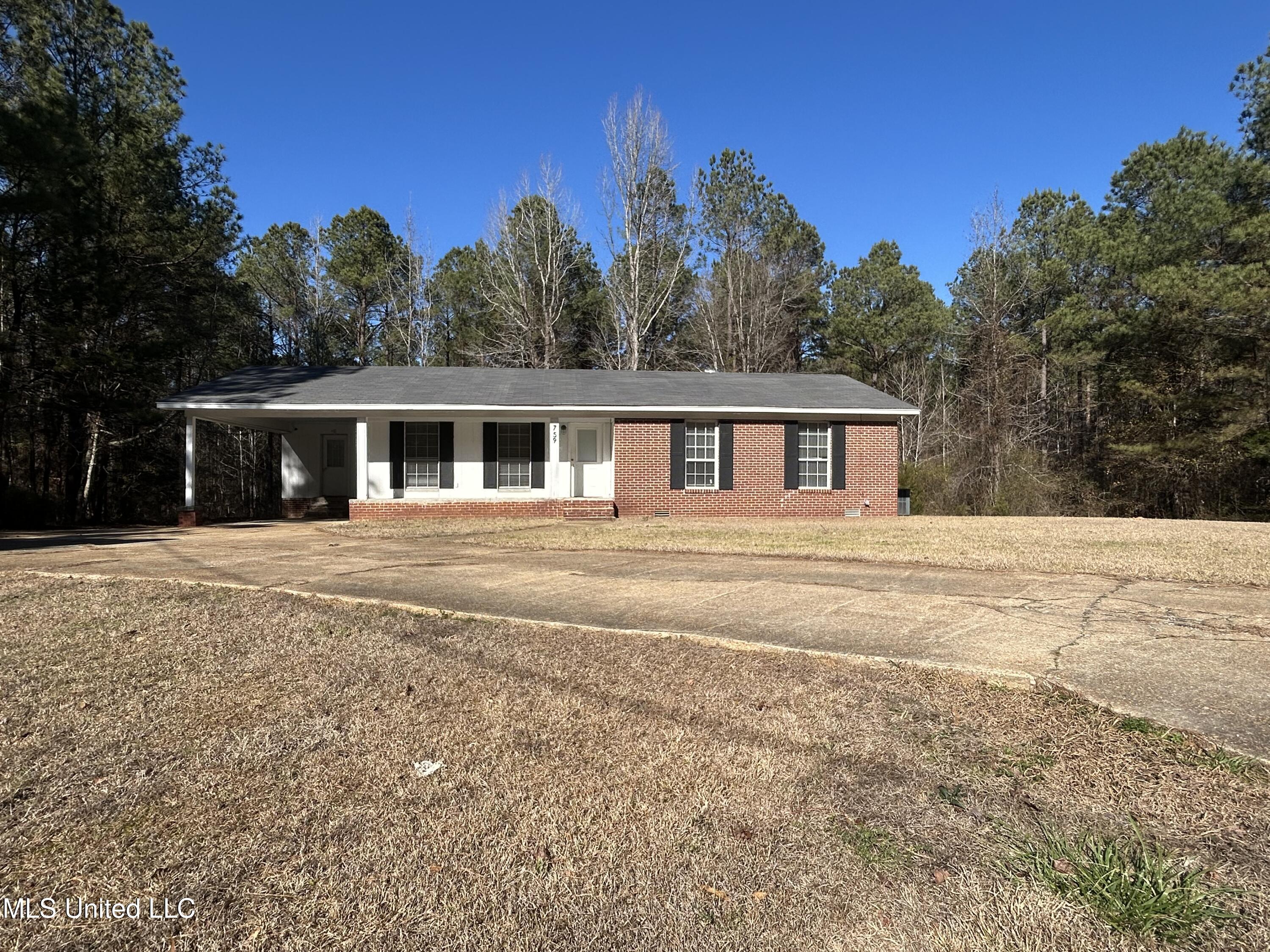 759 Shuqualak Road Property Photo 1