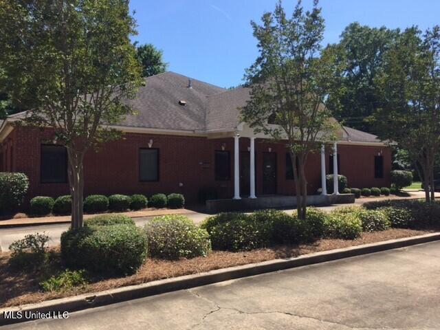 875 Northpark Drive Property Photo 4
