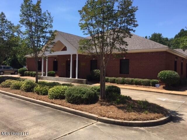 875 Northpark Drive Property Photo 8