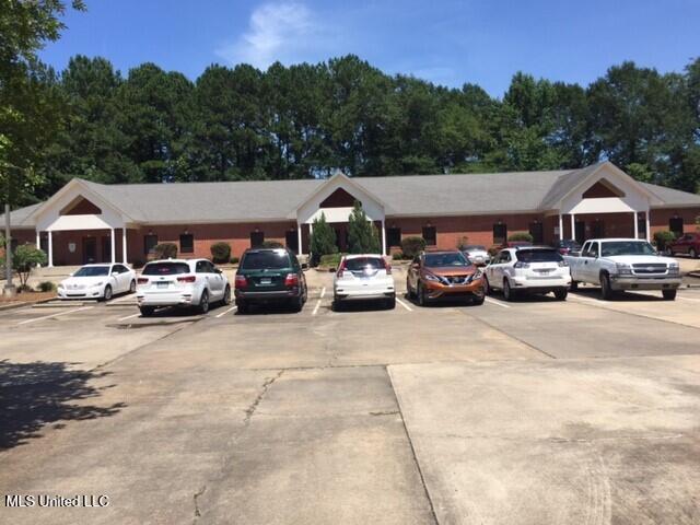 875 Northpark Drive Property Photo 9