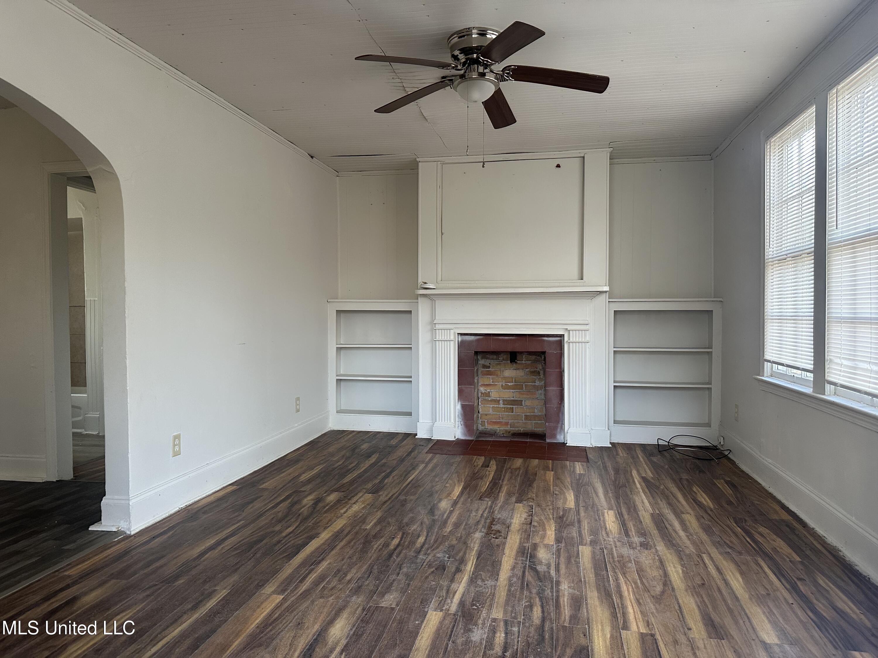 4413 Dixie Drive Property Photo 4