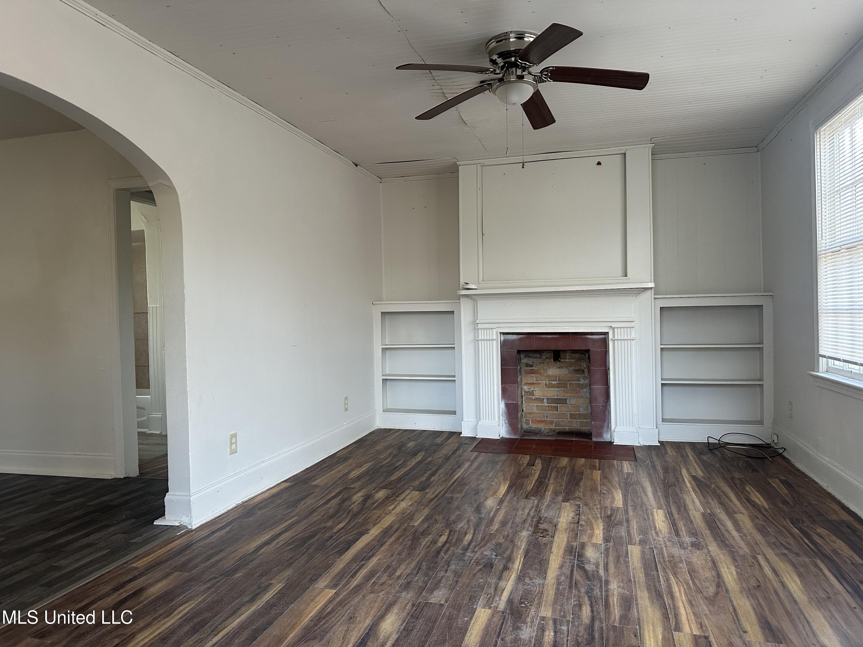 4413 Dixie Drive Property Photo 5