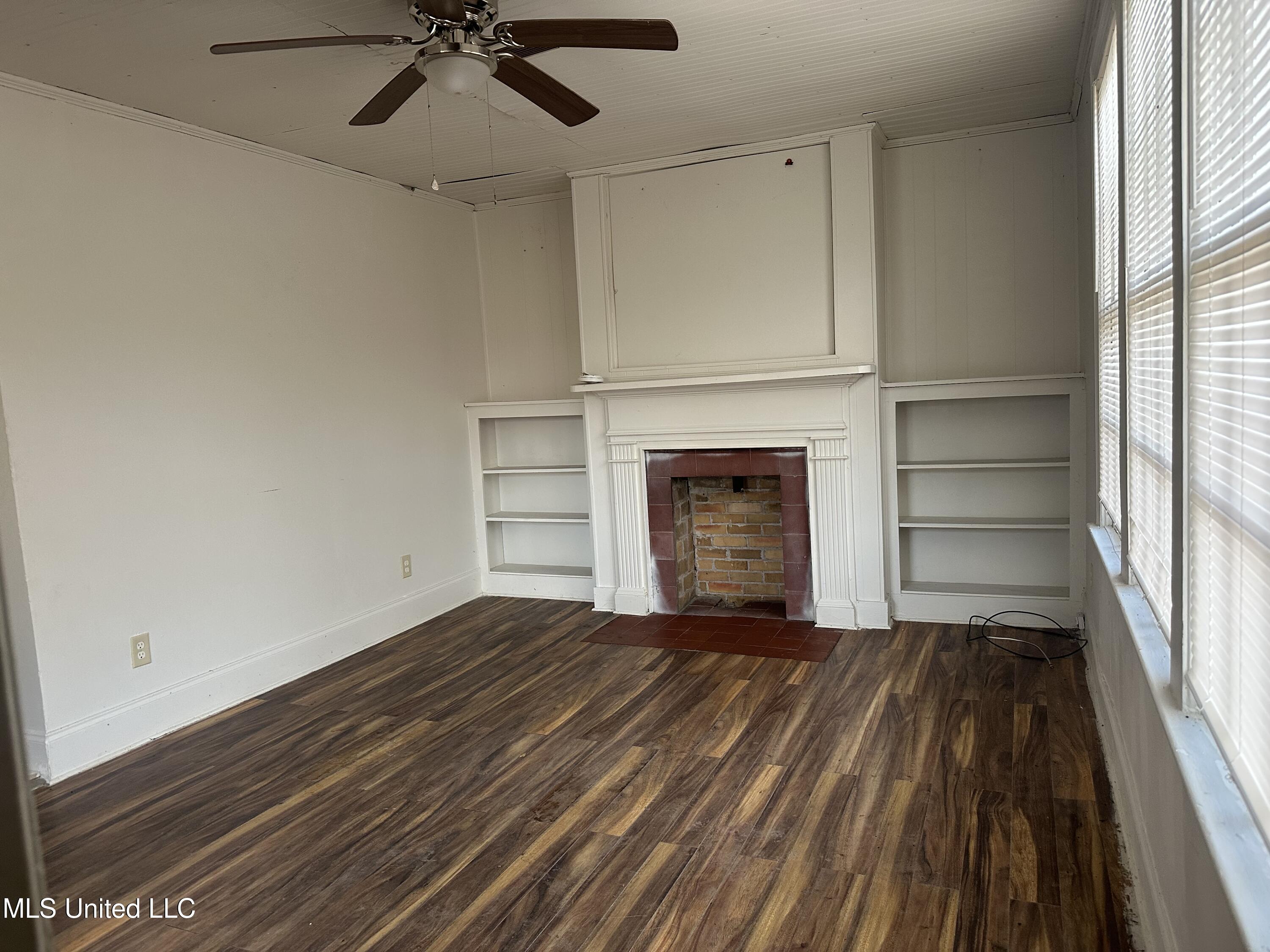 4413 Dixie Drive Property Photo 6