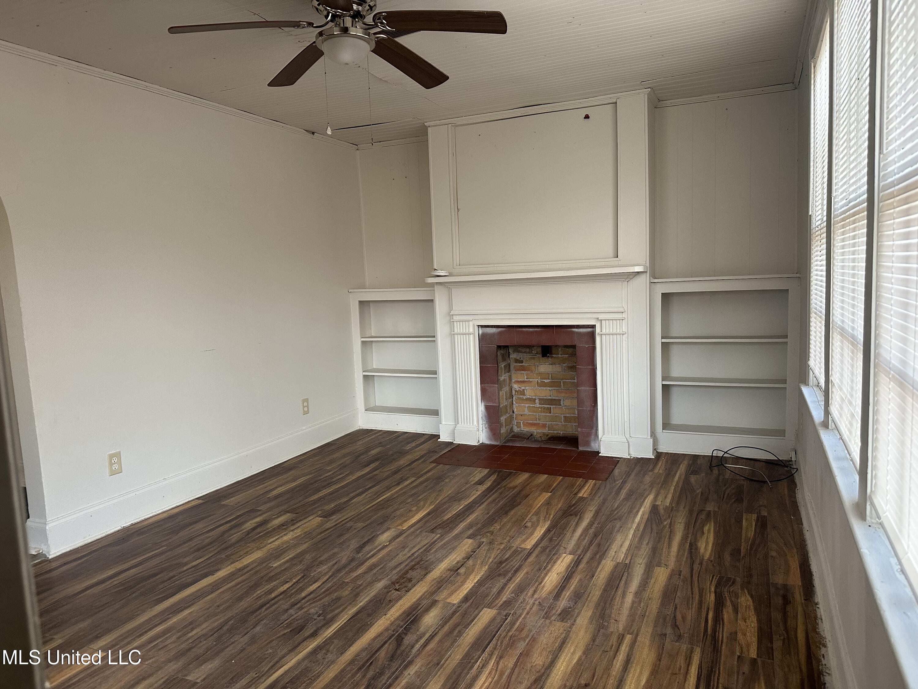 4413 Dixie Drive Property Photo 7