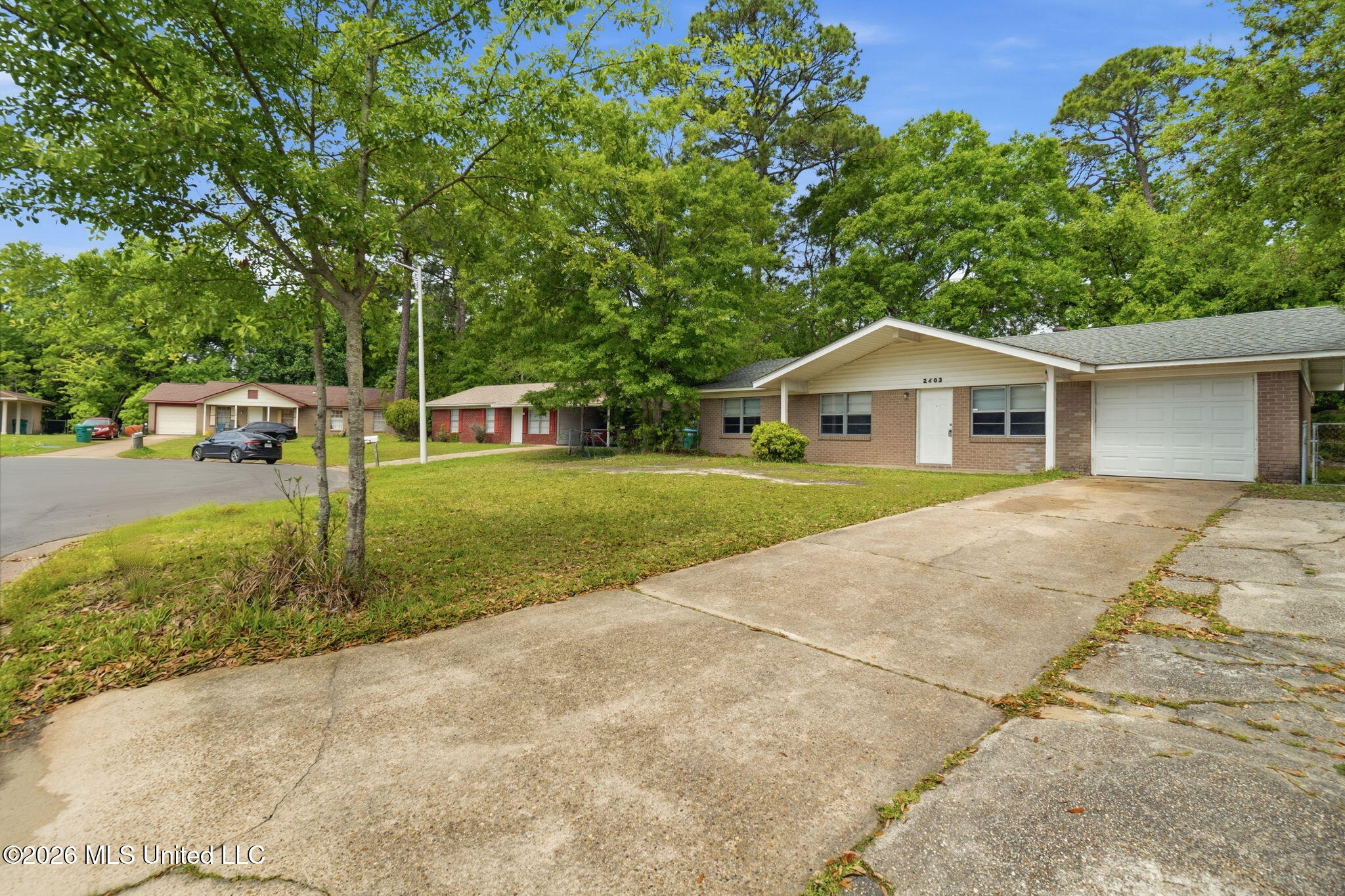 2603 W Samuel Street Property Photo 4